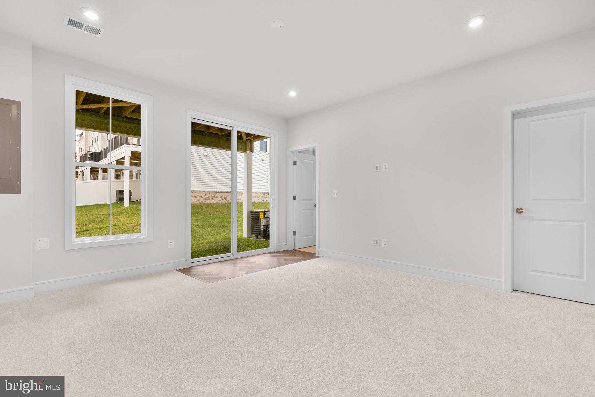 42123 PICASSO SQUARE