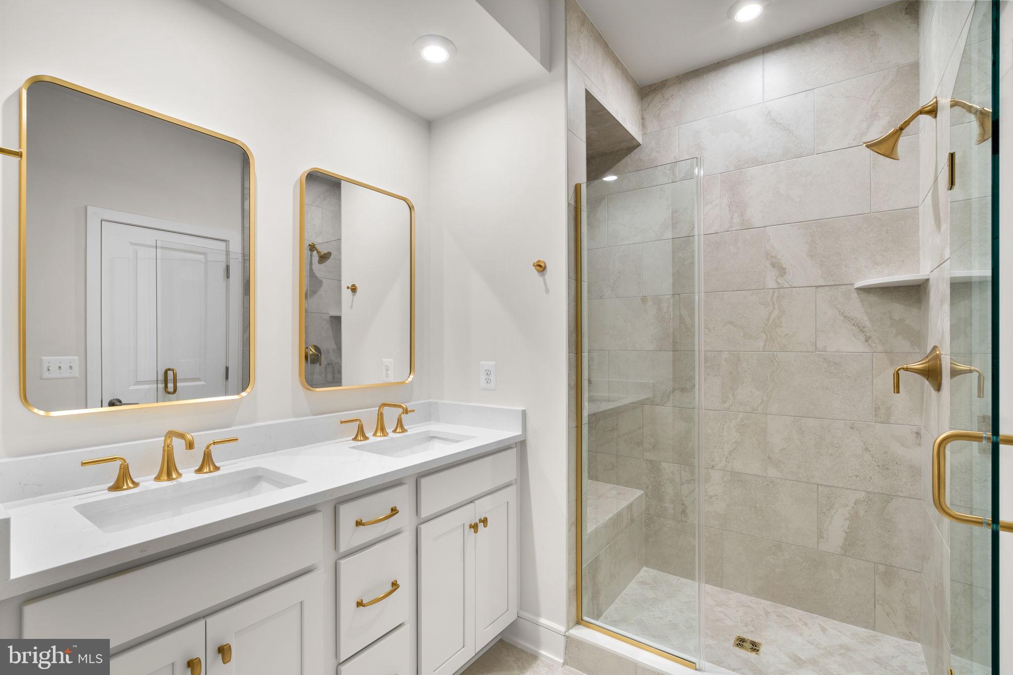 42123 PICASSO SQUARE