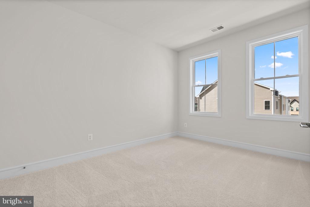 42123 PICASSO SQUARE