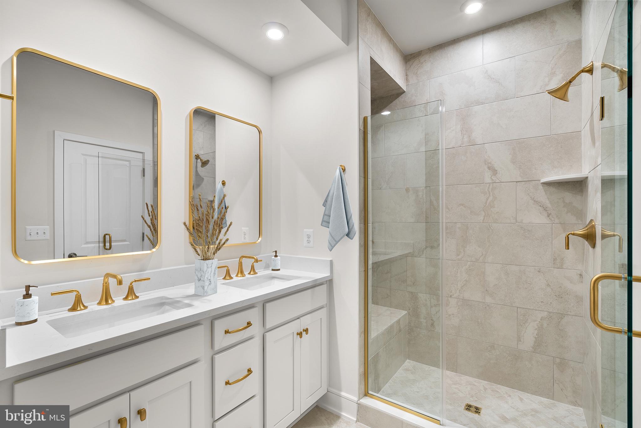 42123 PICASSO SQUARE