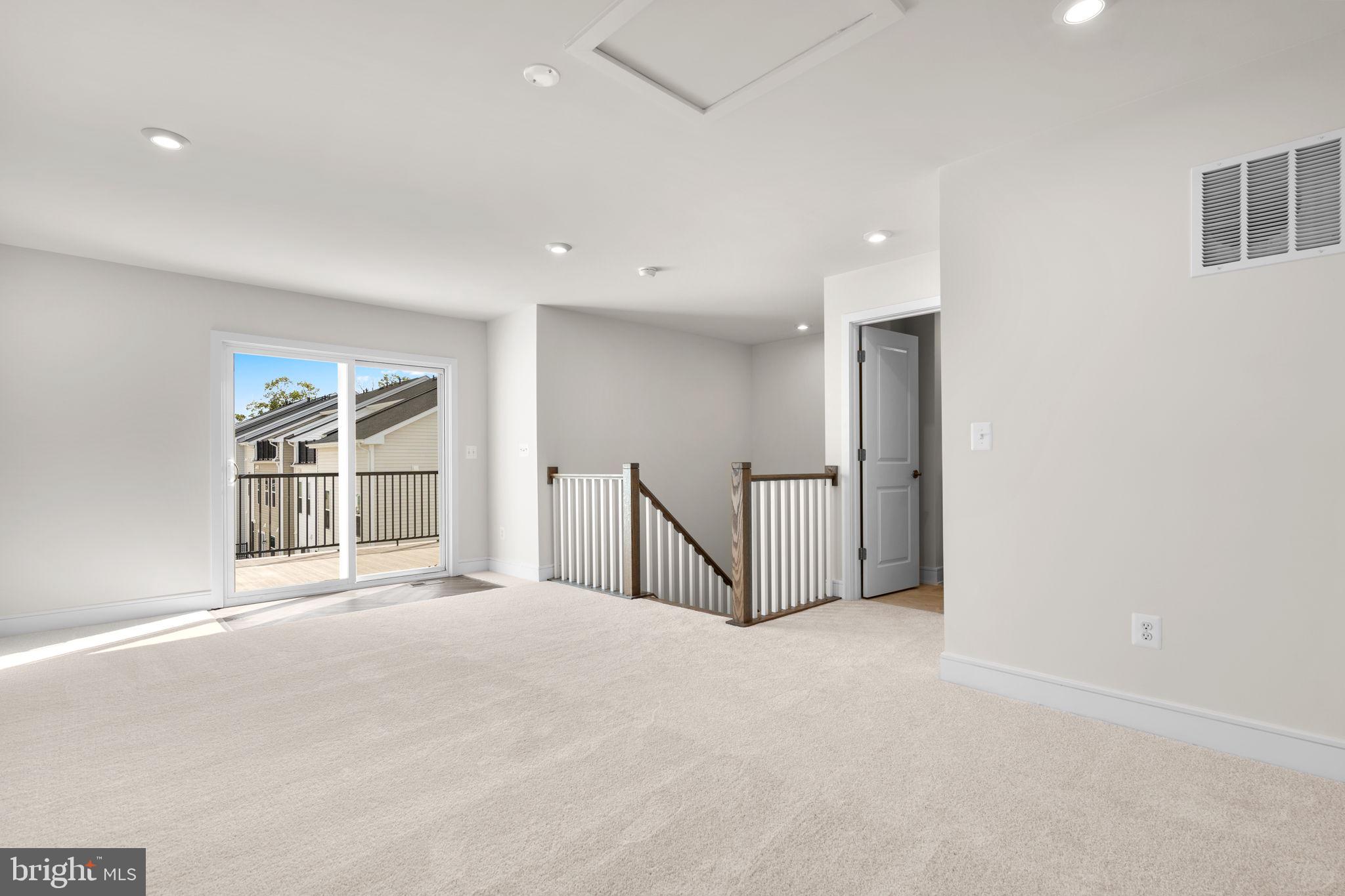 42123 PICASSO SQUARE