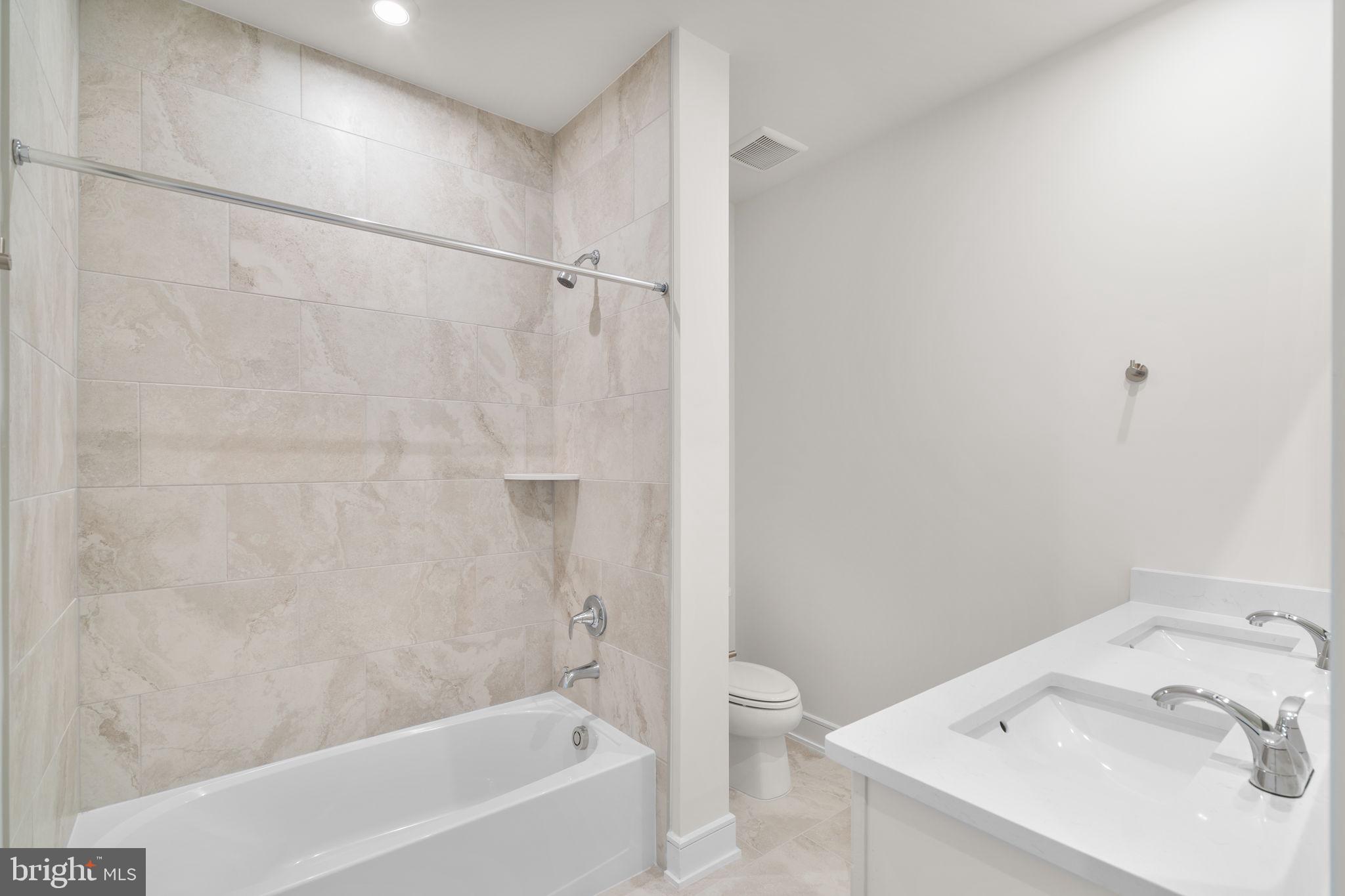 42123 PICASSO SQUARE