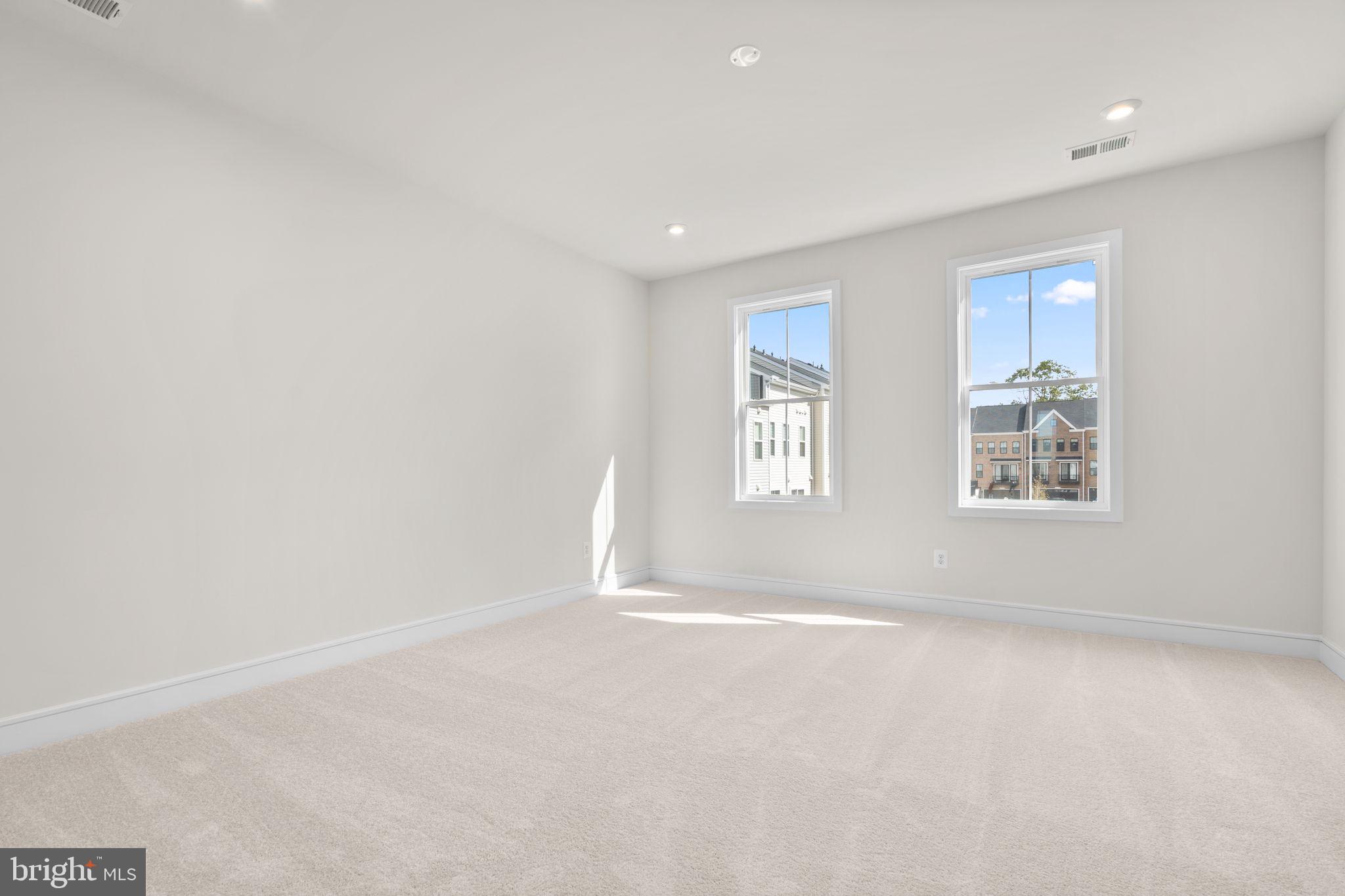 42123 PICASSO SQUARE