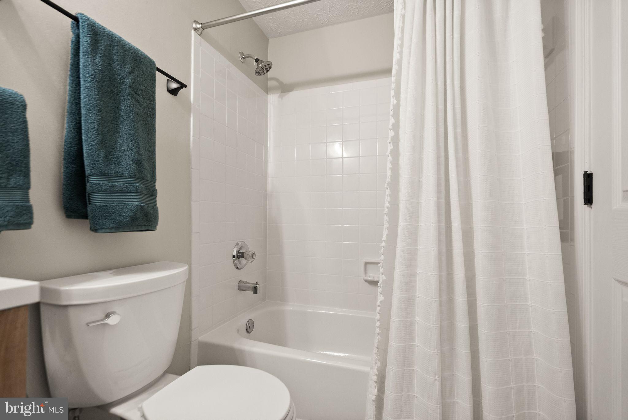 1011 NELSON COURT NE