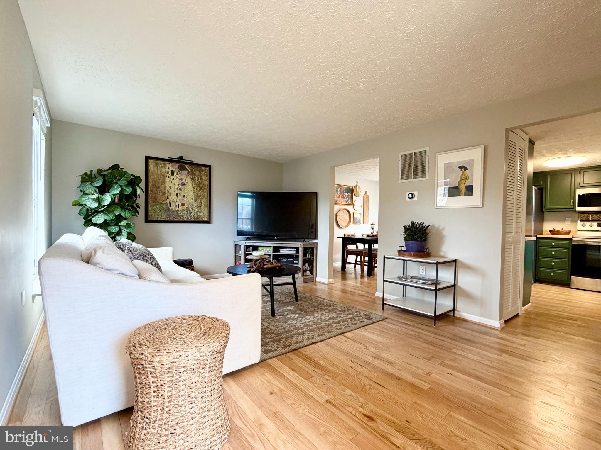 1011 NELSON COURT NE