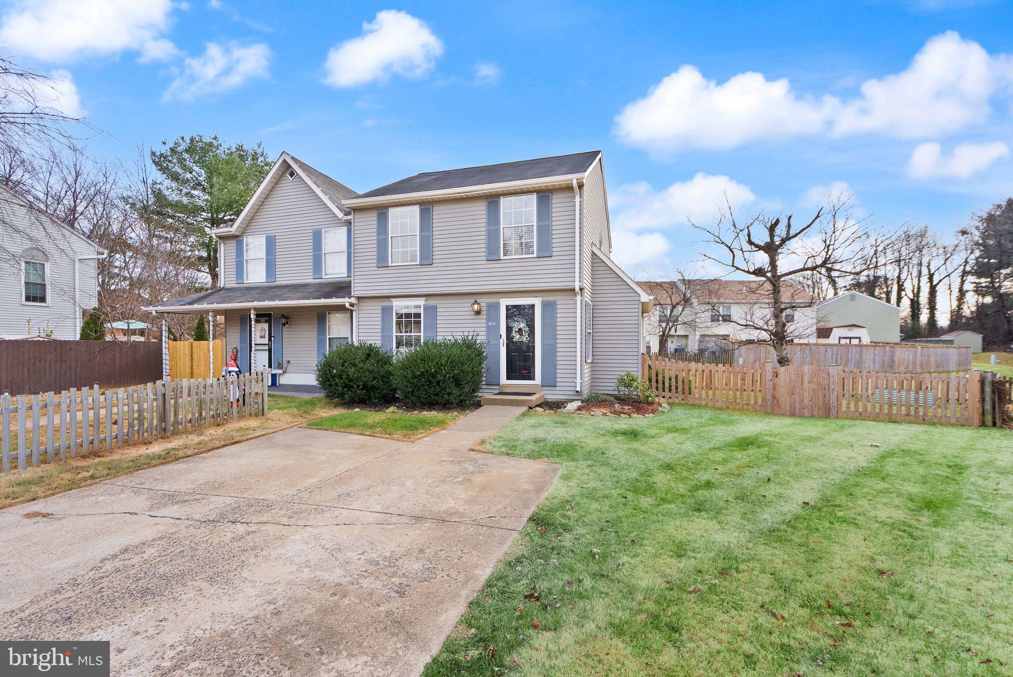 1011 NELSON COURT NE