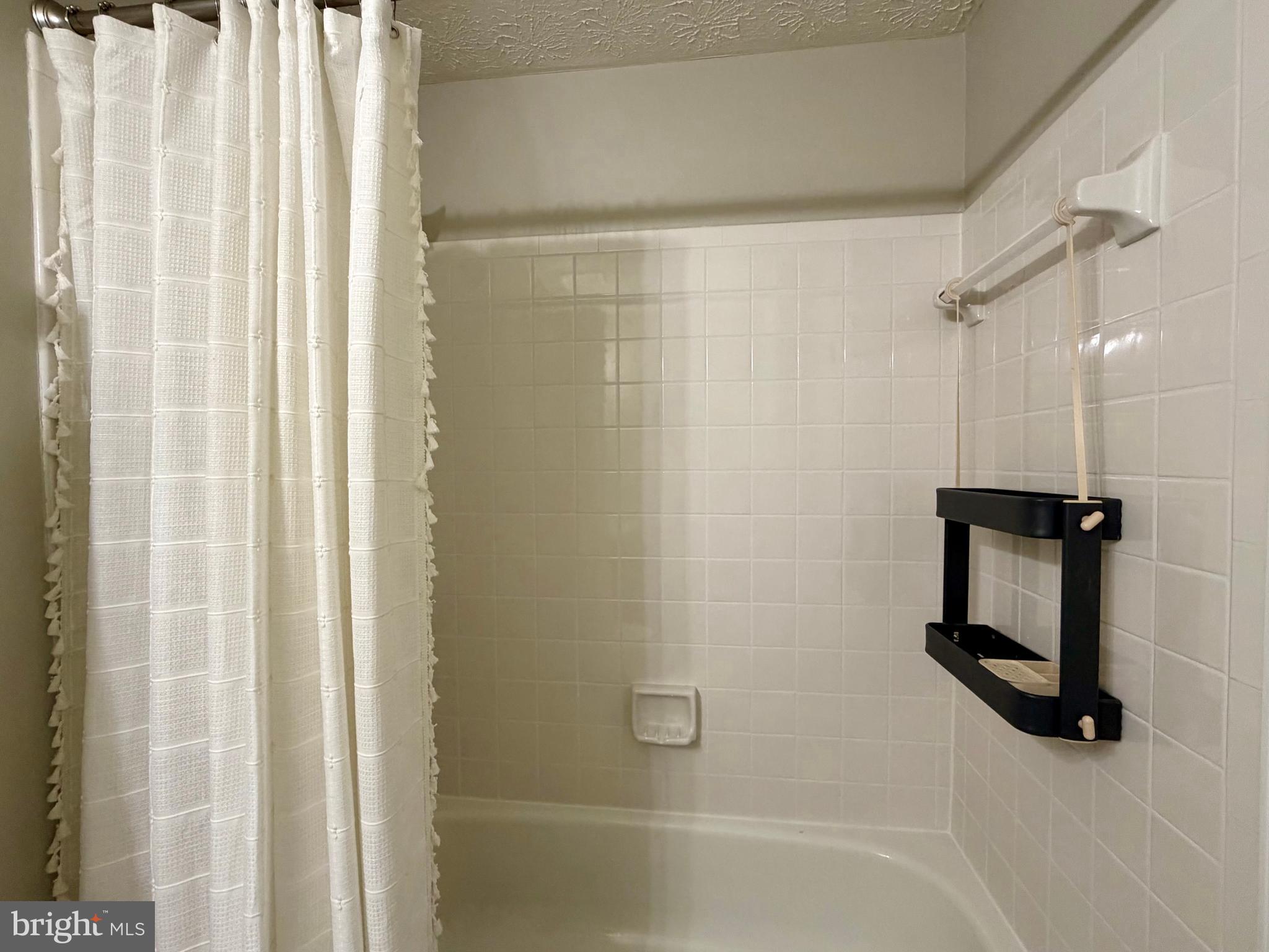 1011 NELSON COURT NE