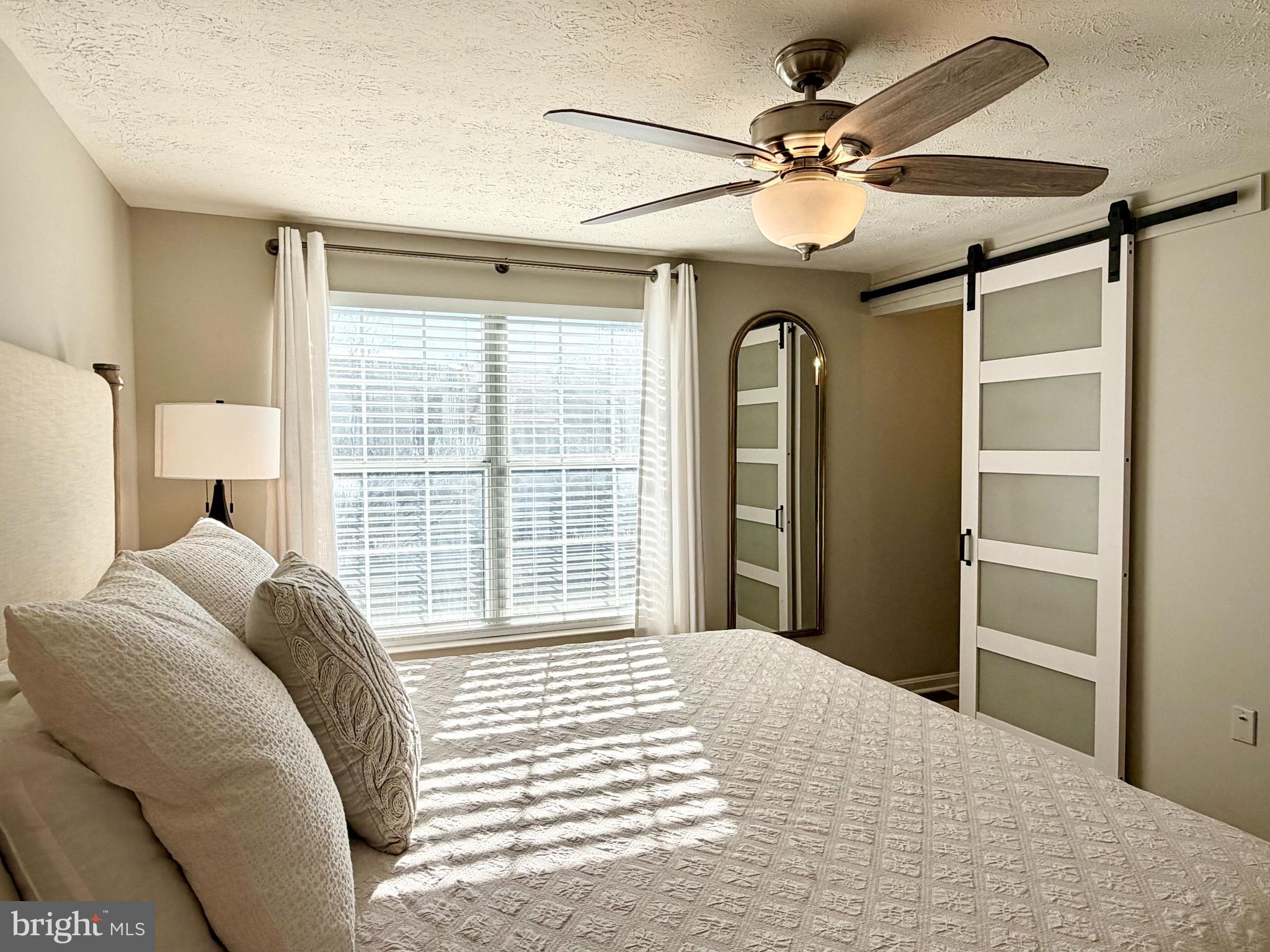 1011 NELSON COURT NE