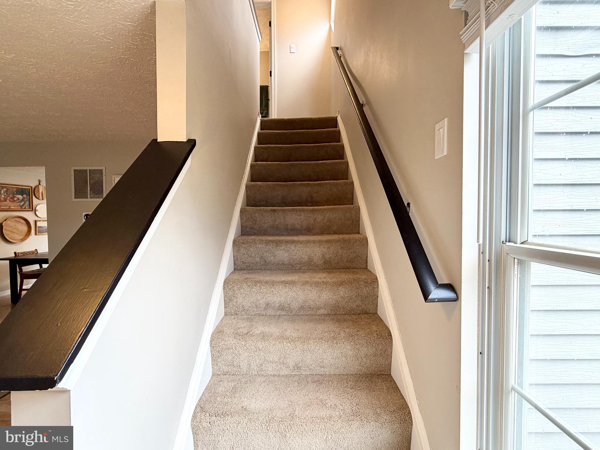 1011 NELSON COURT NE