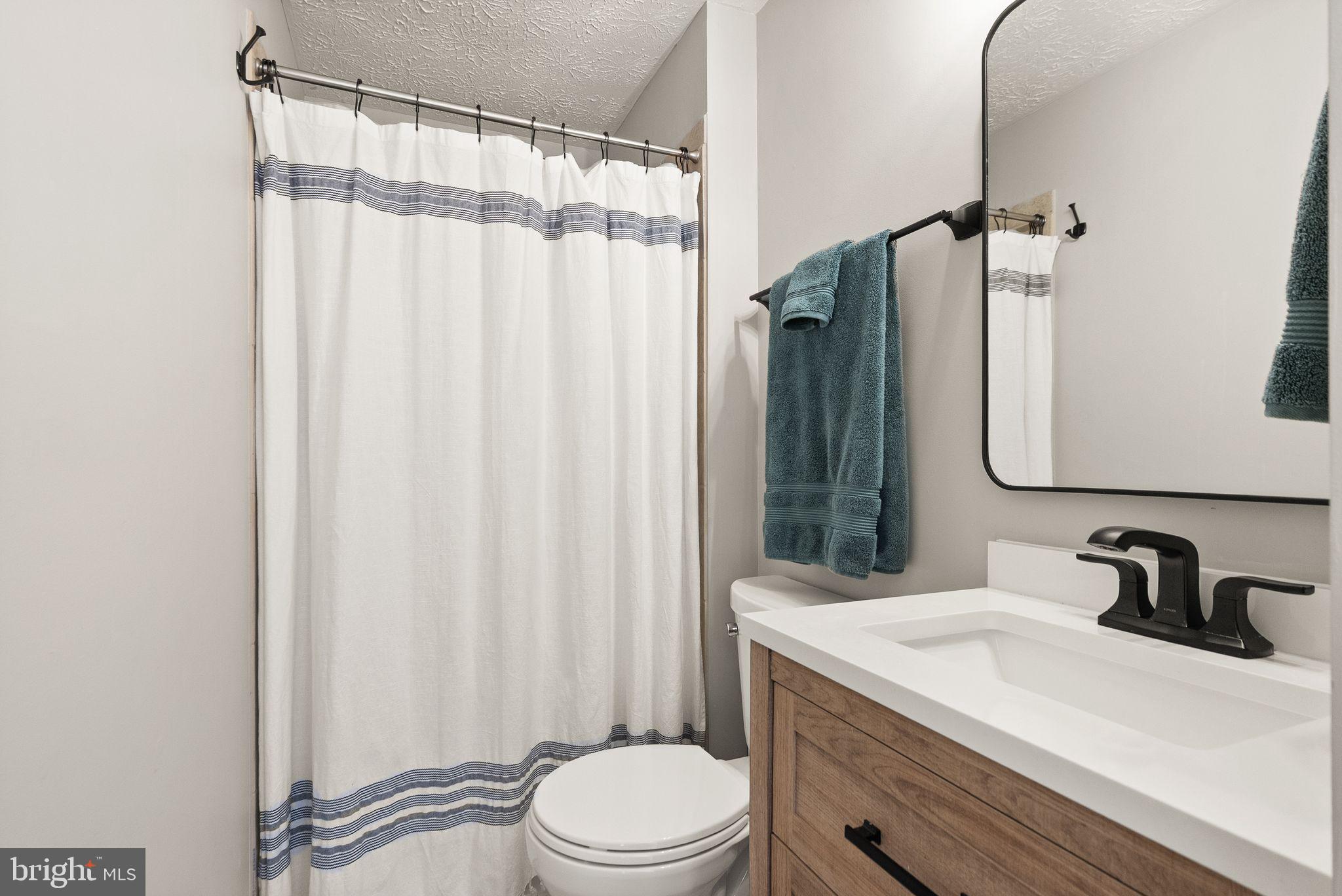 1011 NELSON COURT NE