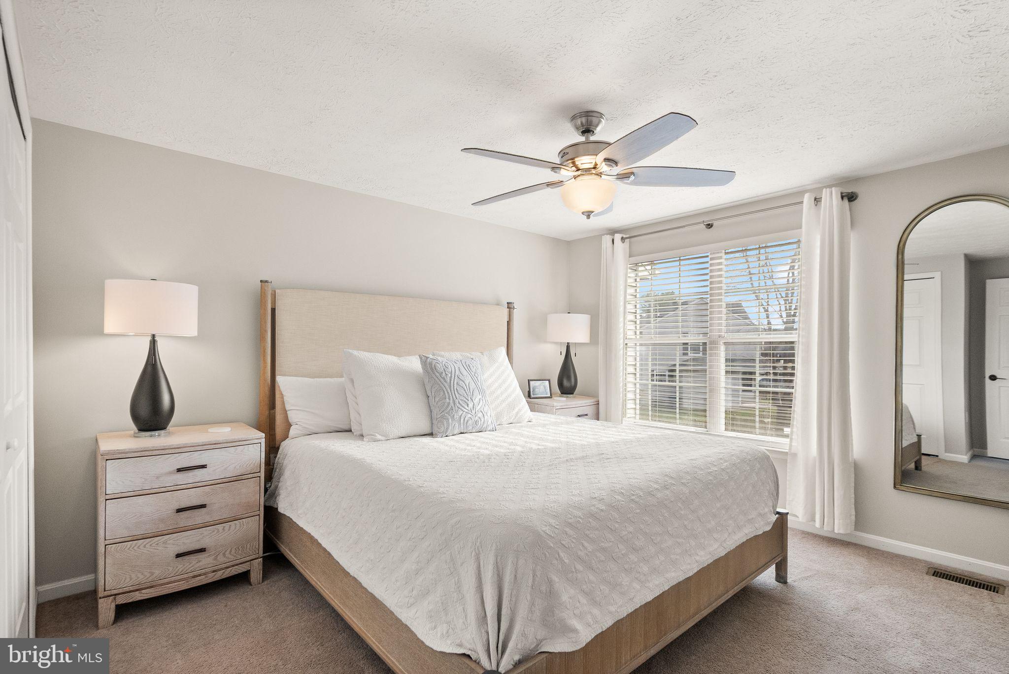 1011 NELSON COURT NE