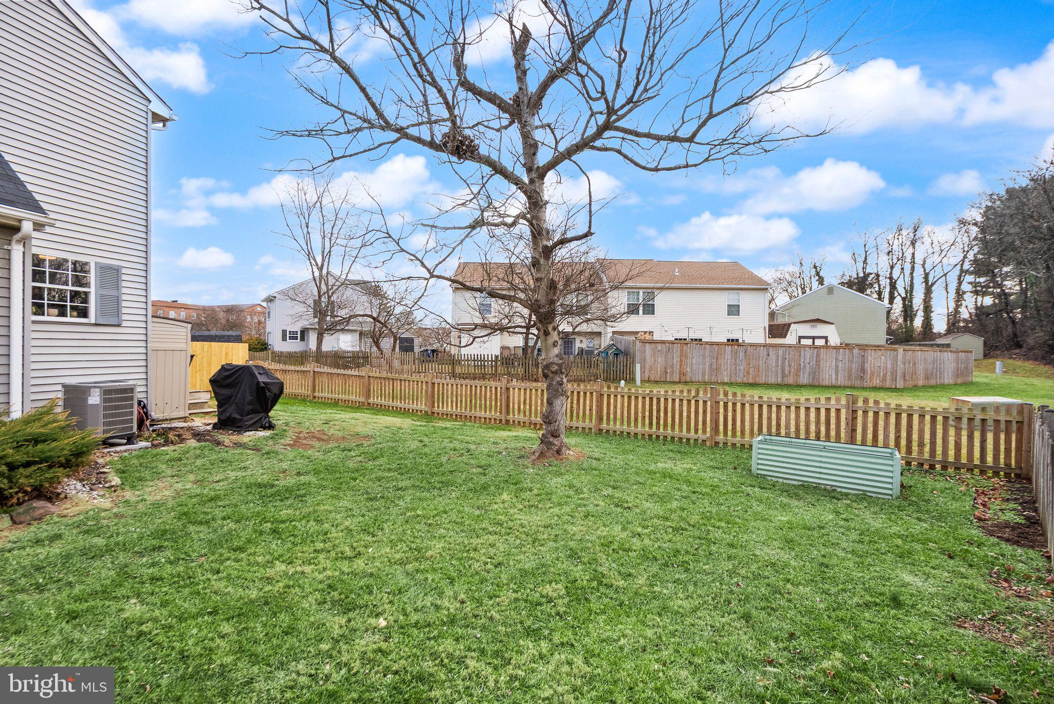 1011 NELSON COURT NE