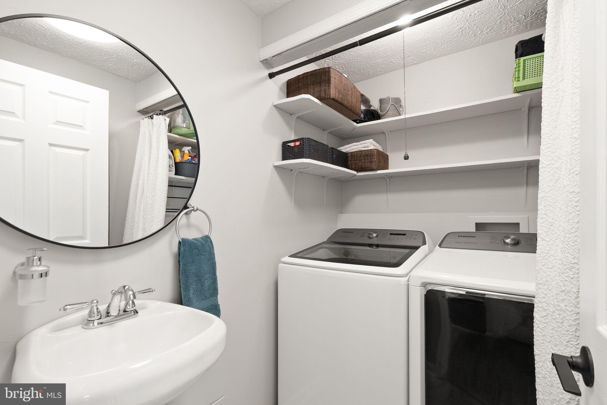 1011 NELSON COURT NE