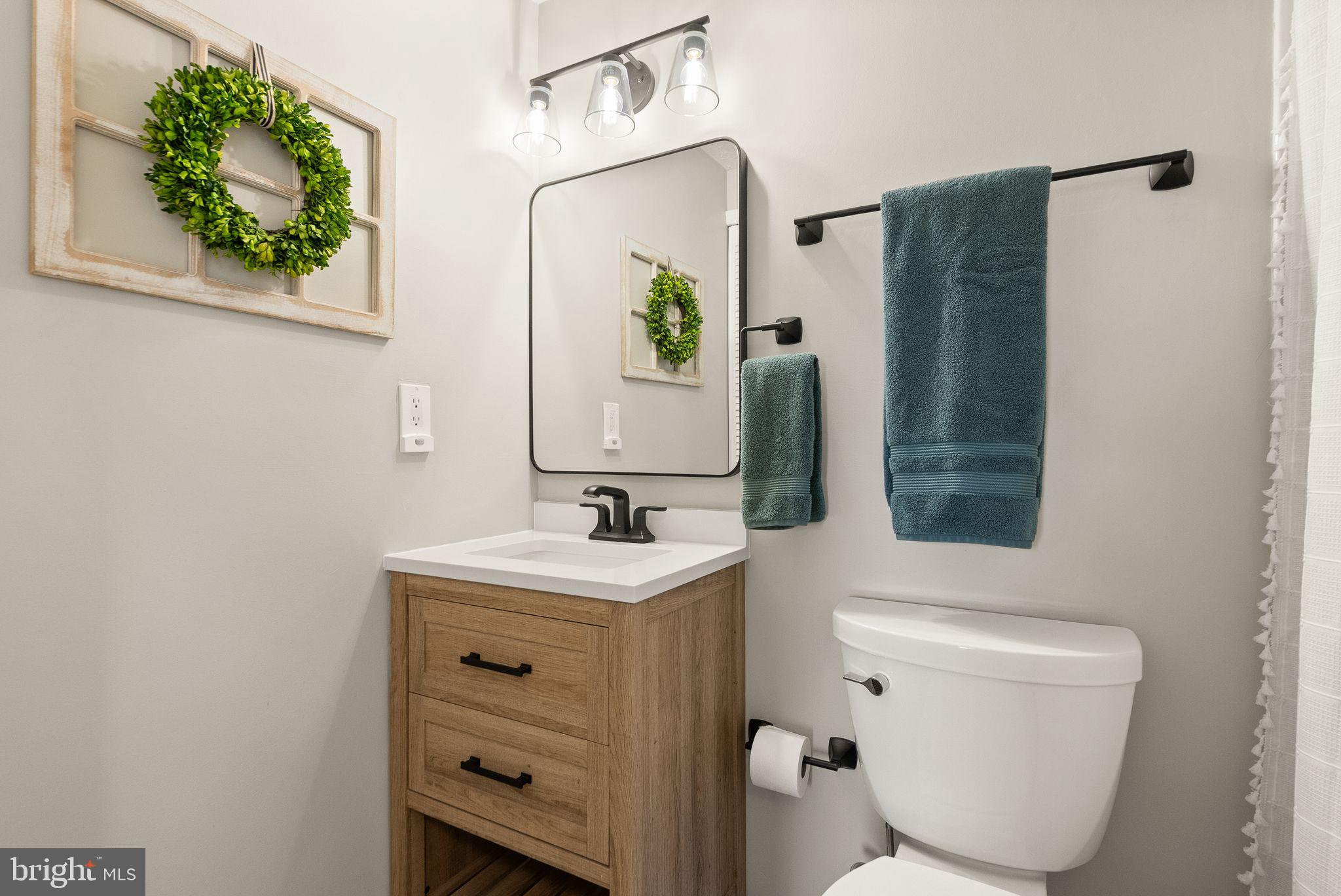 1011 NELSON COURT NE