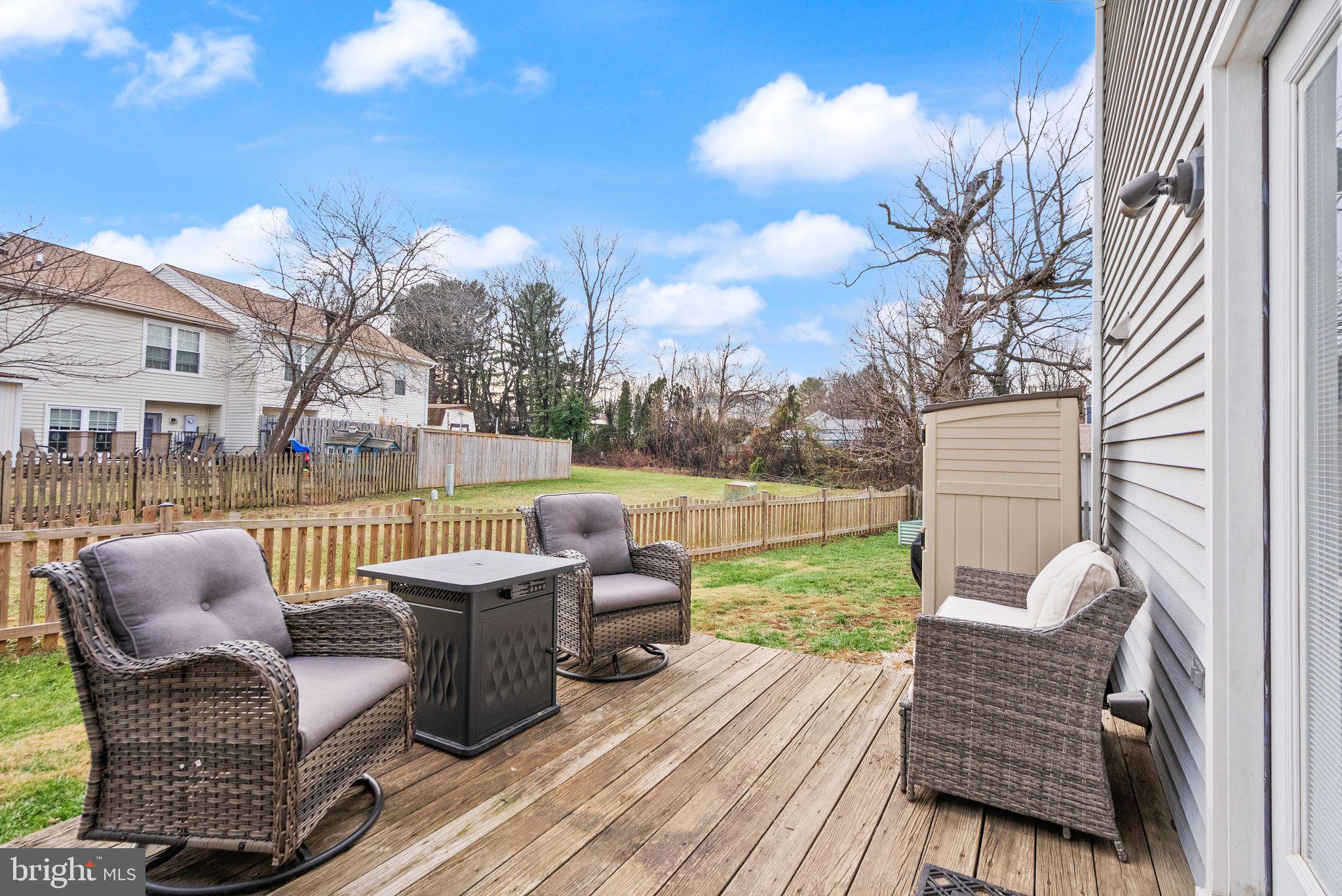 1011 NELSON COURT NE