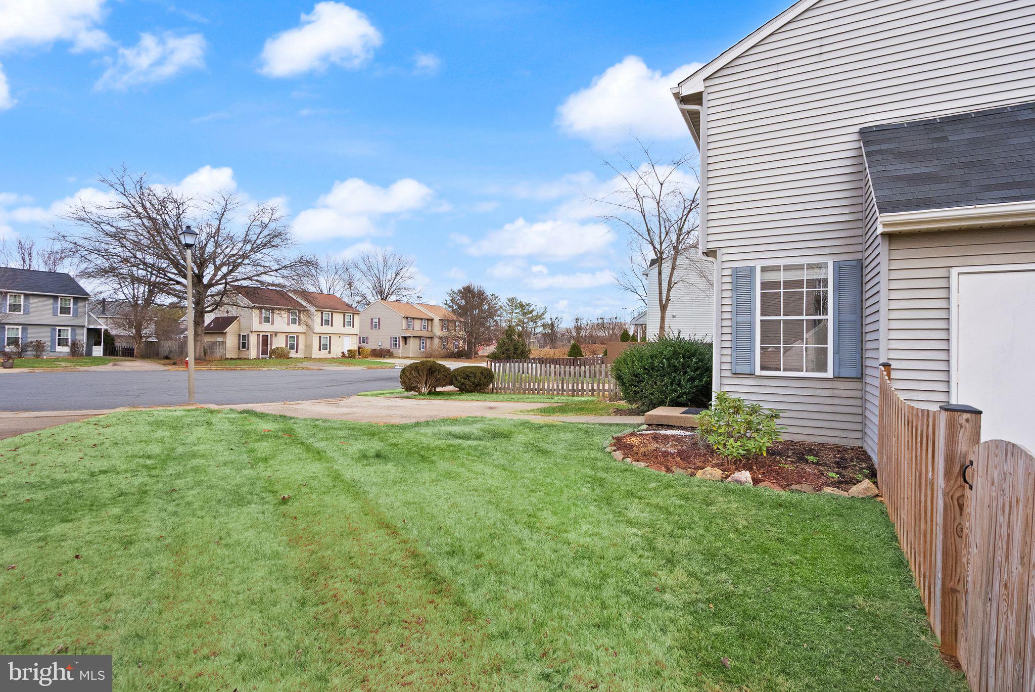 1011 NELSON COURT NE