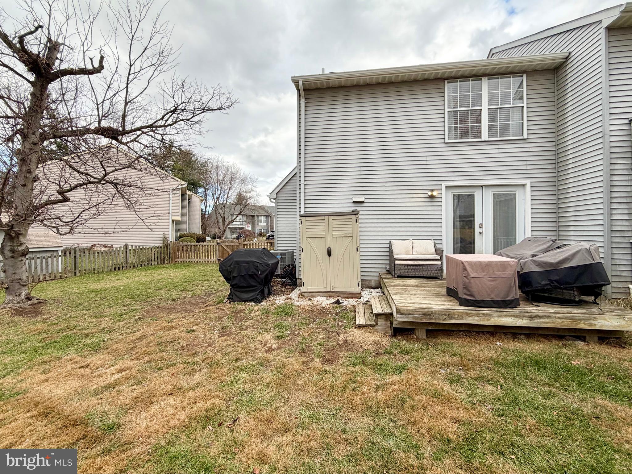 1011 NELSON COURT NE