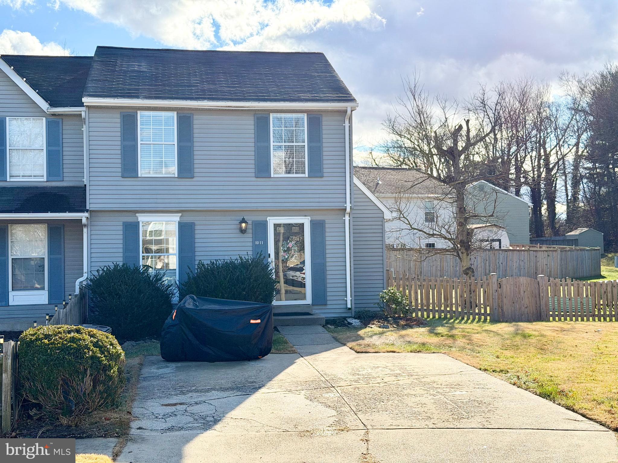 1011 NELSON COURT NE