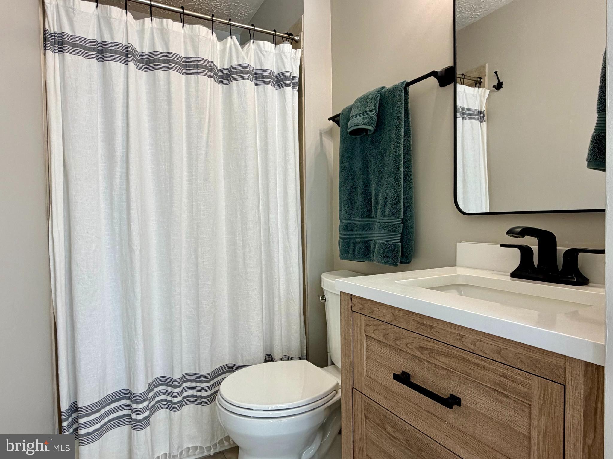 1011 NELSON COURT NE