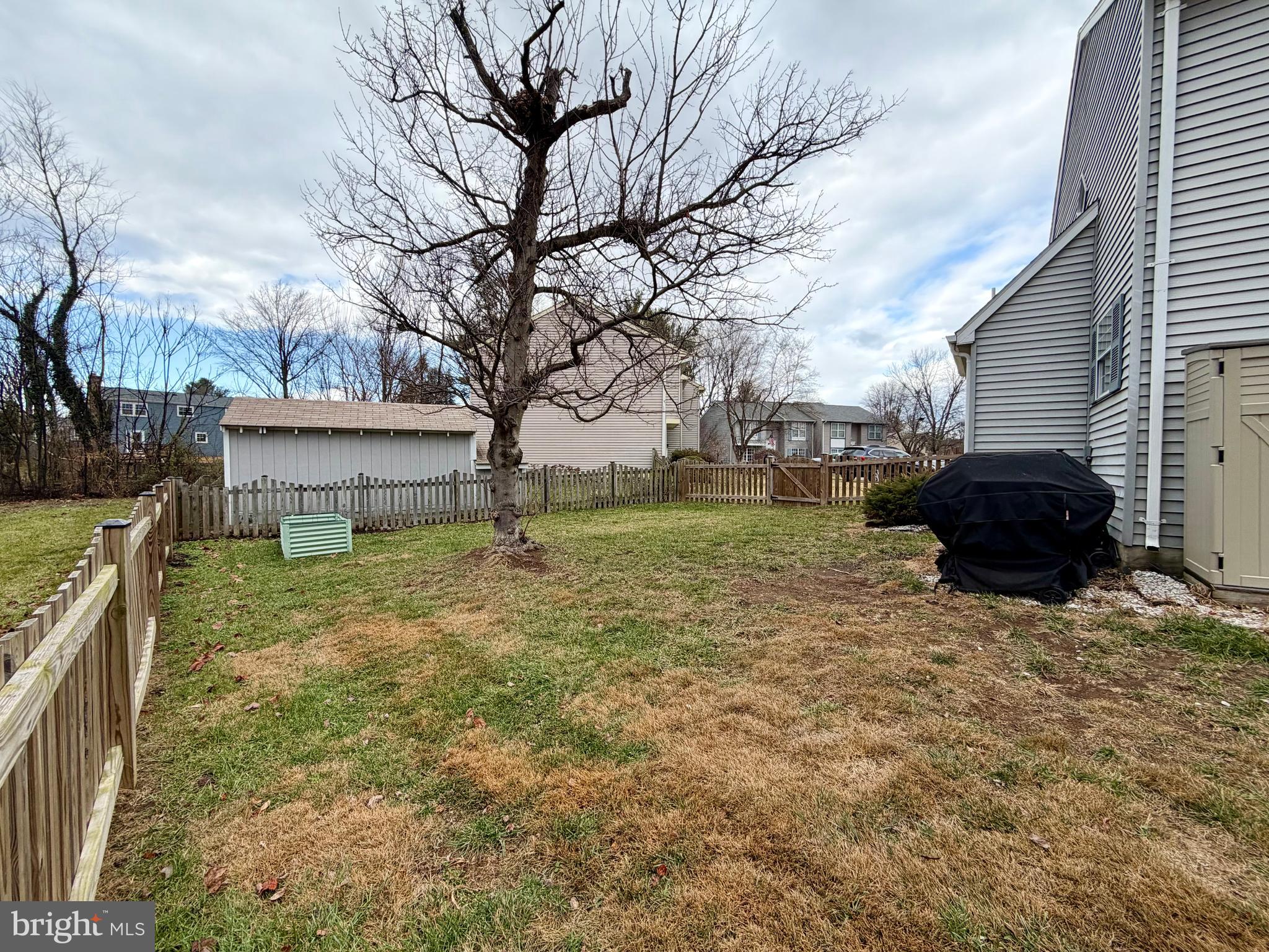 1011 NELSON COURT NE