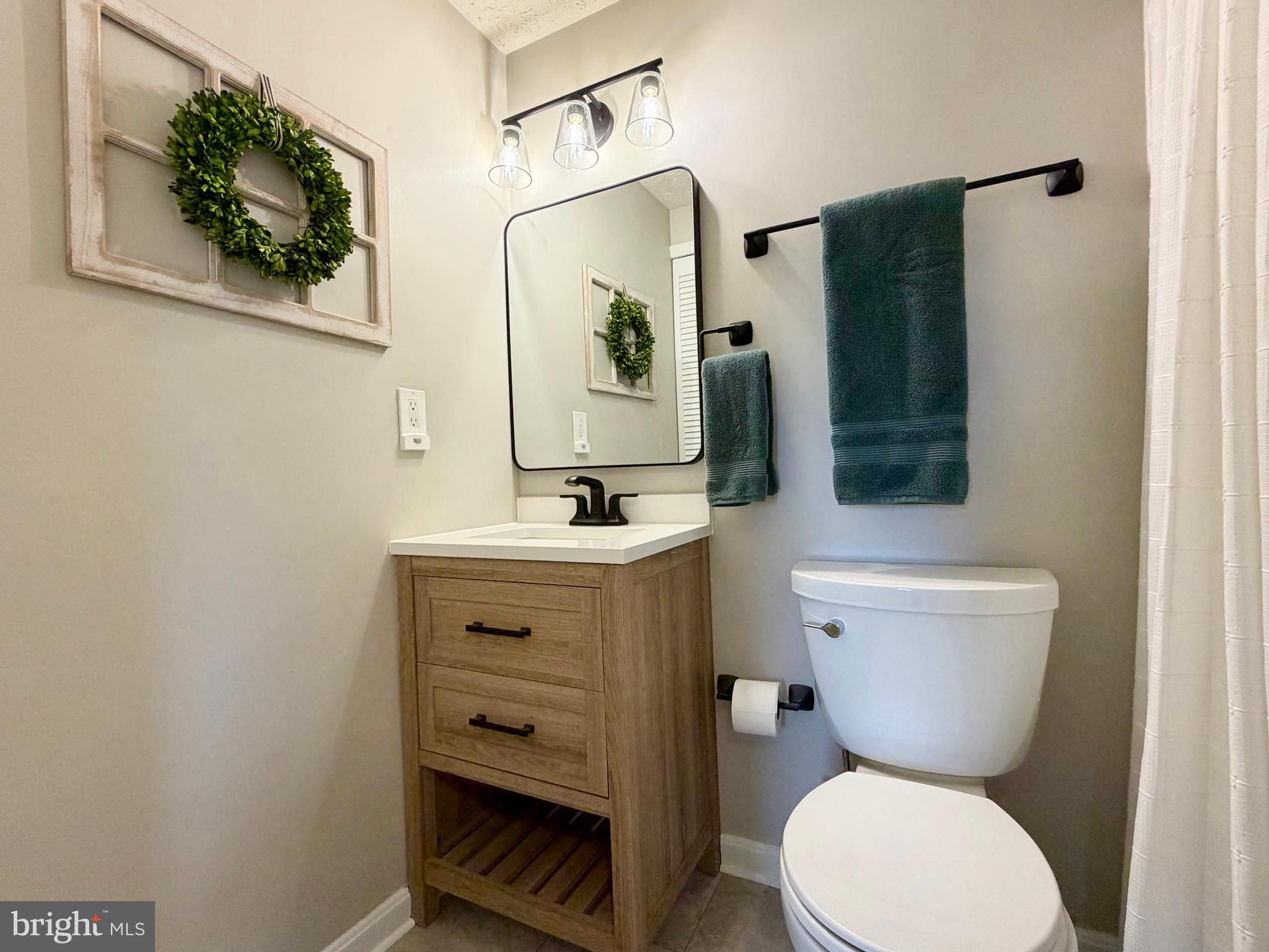 1011 NELSON COURT NE