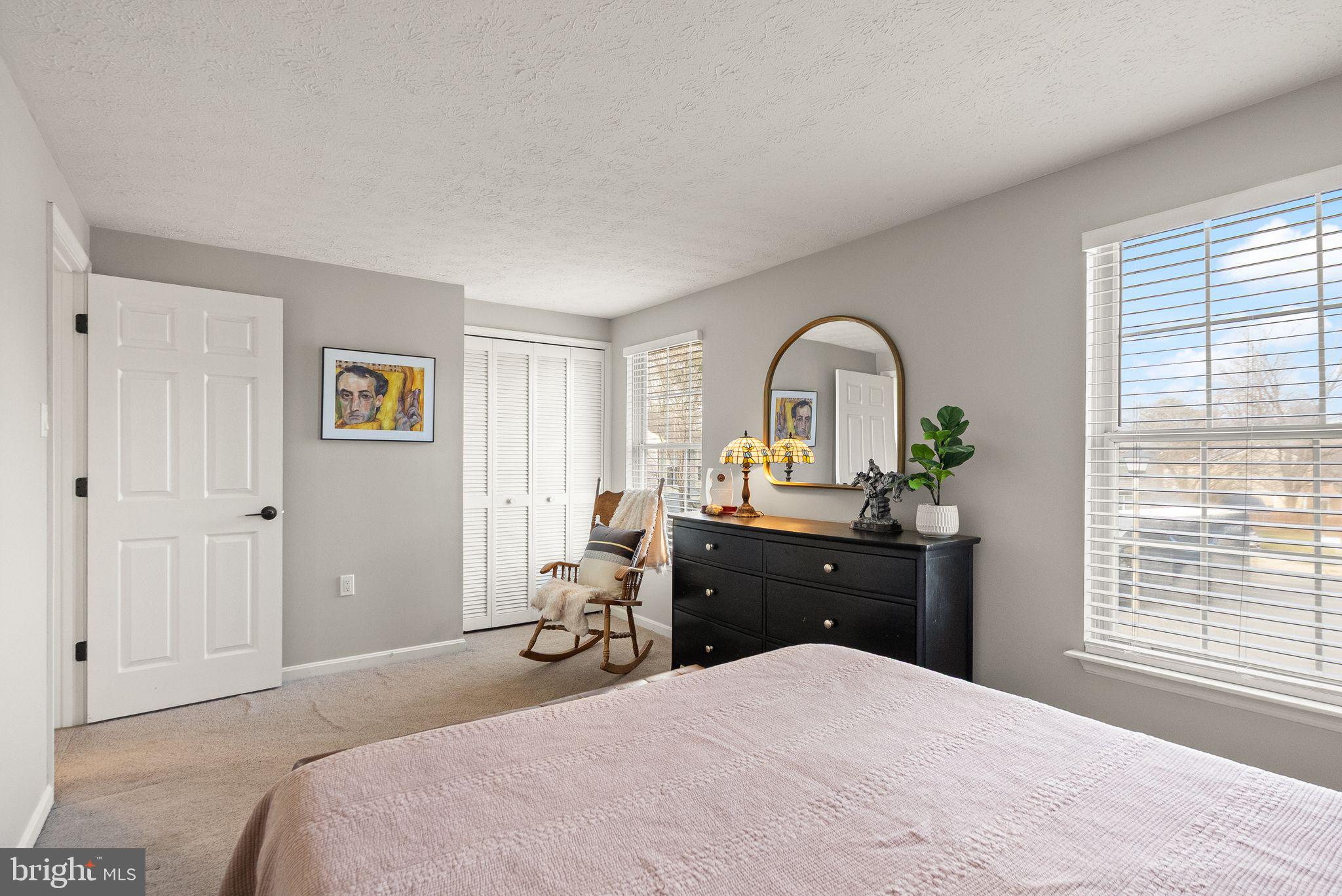 1011 NELSON COURT NE