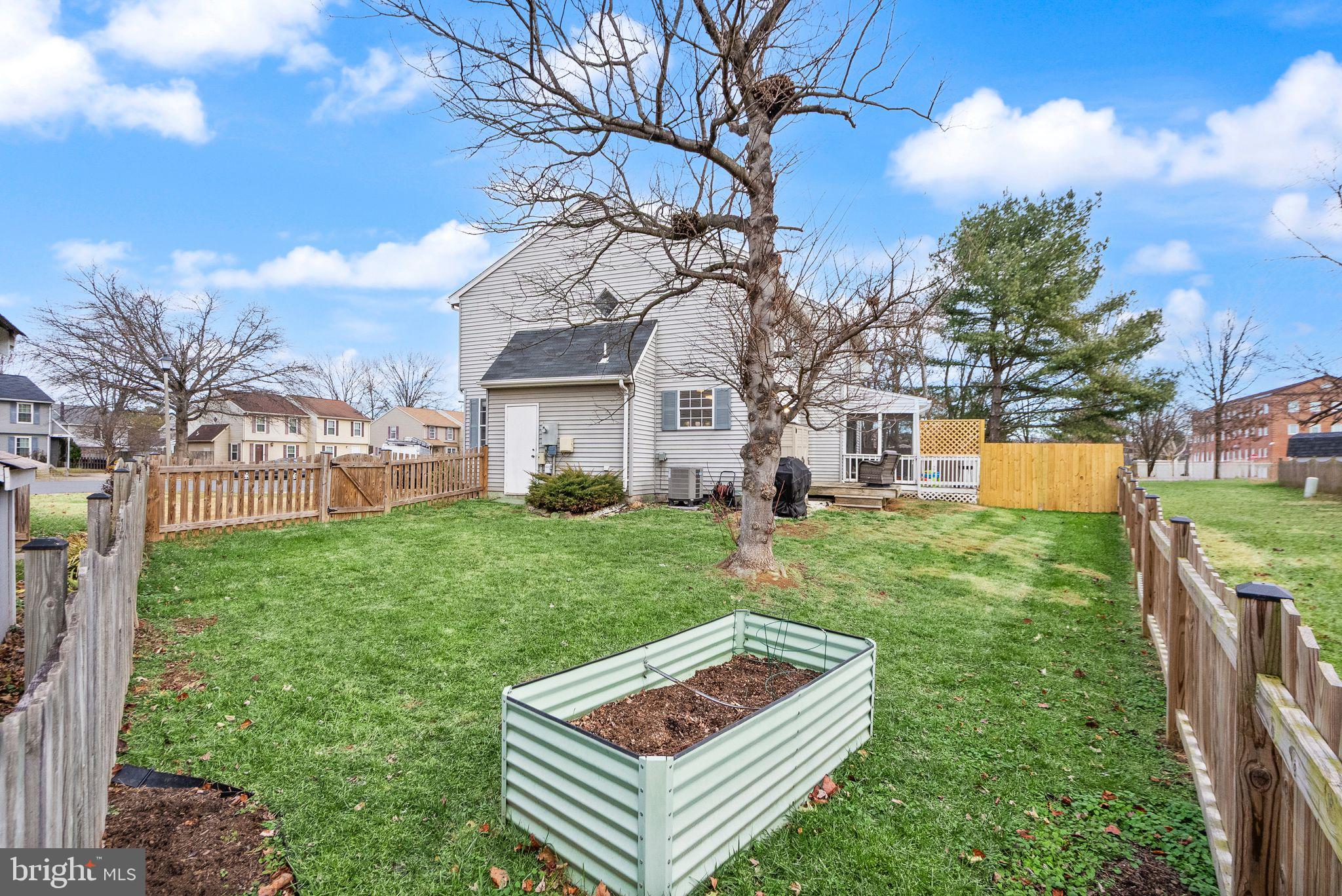 1011 NELSON COURT NE