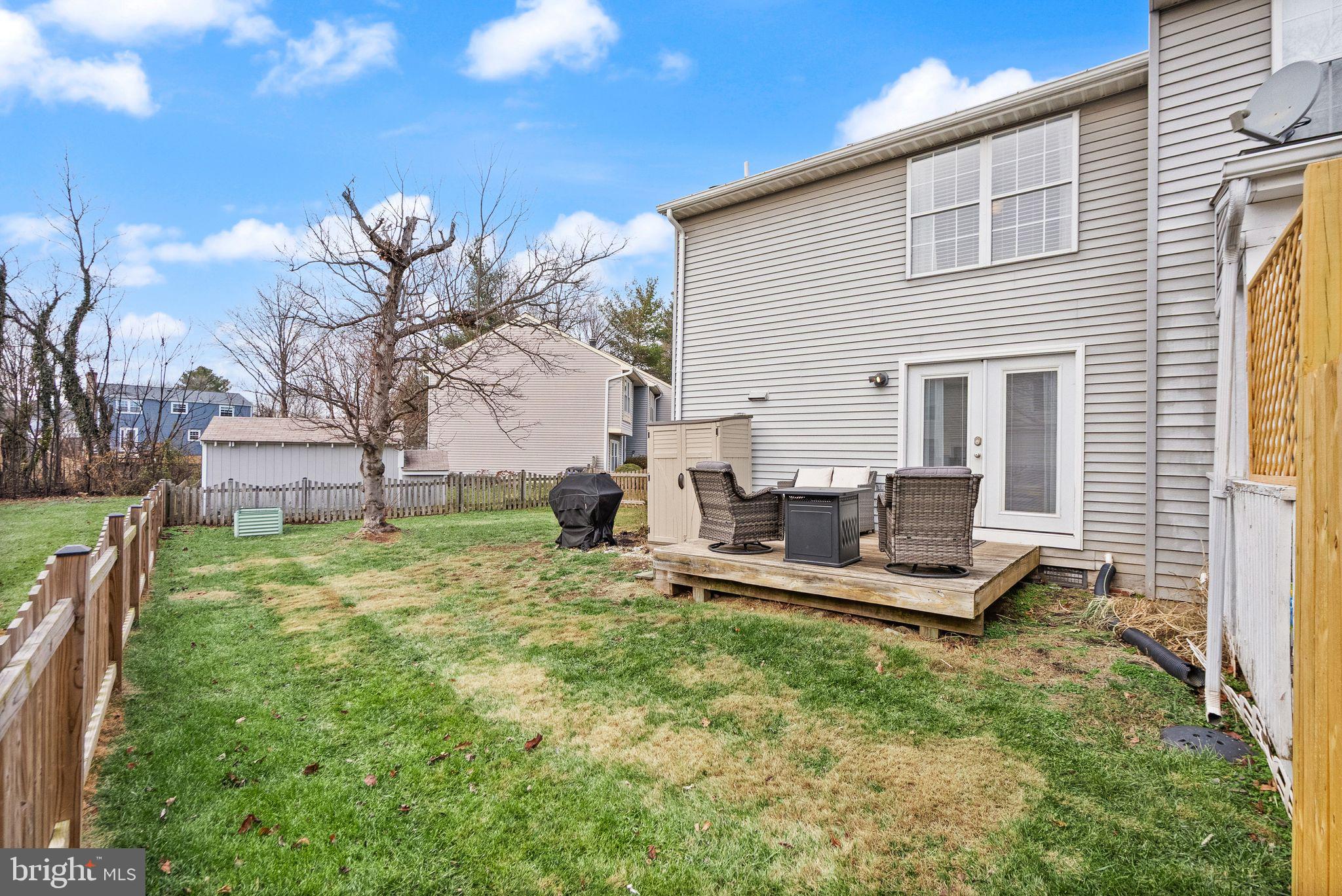 1011 NELSON COURT NE