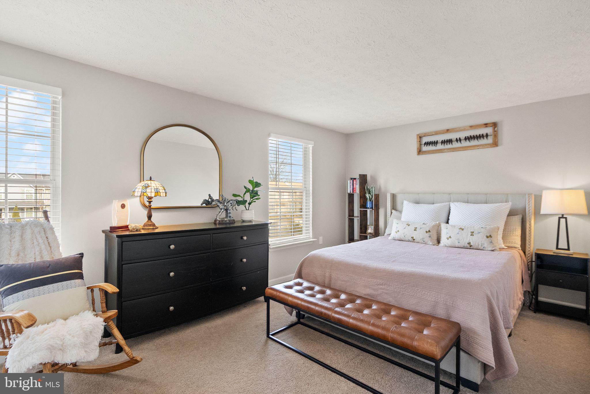 1011 NELSON COURT NE