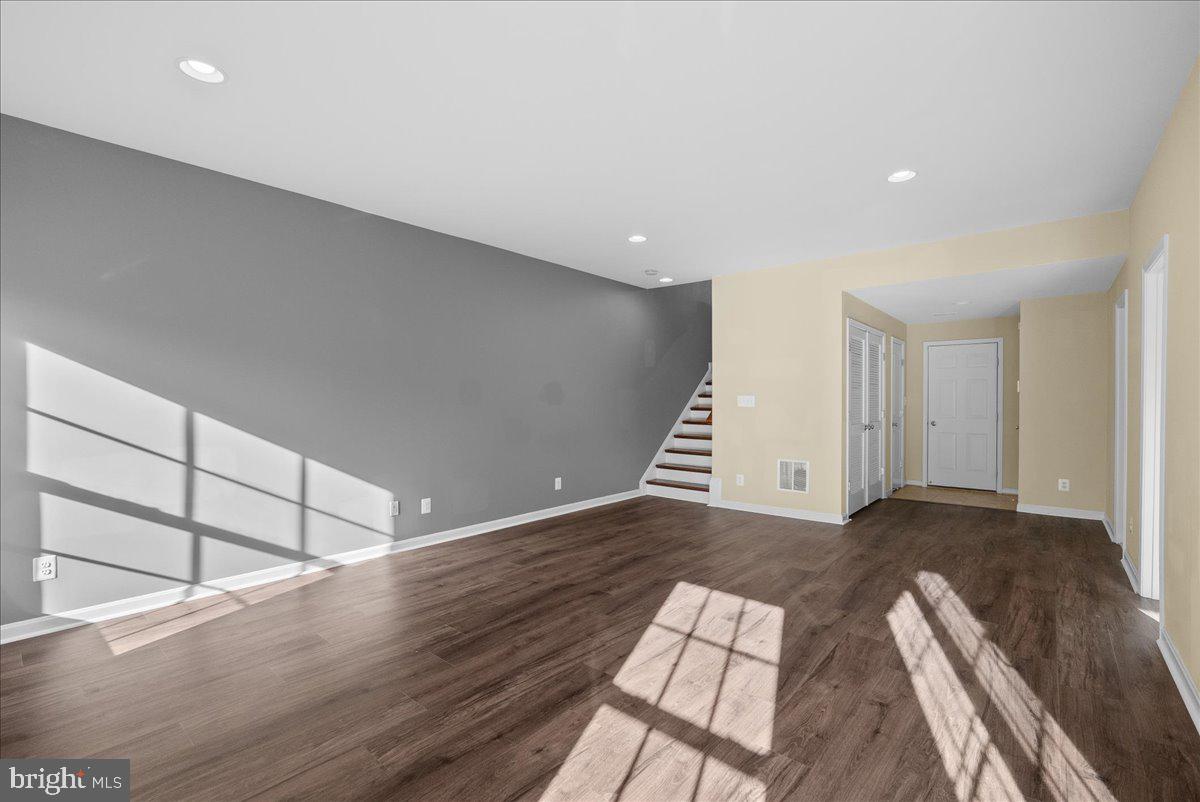 43277 TUMBLETREE TERRACE