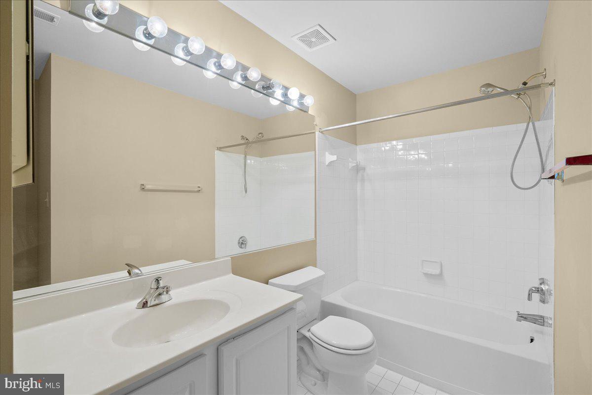 43277 TUMBLETREE TERRACE