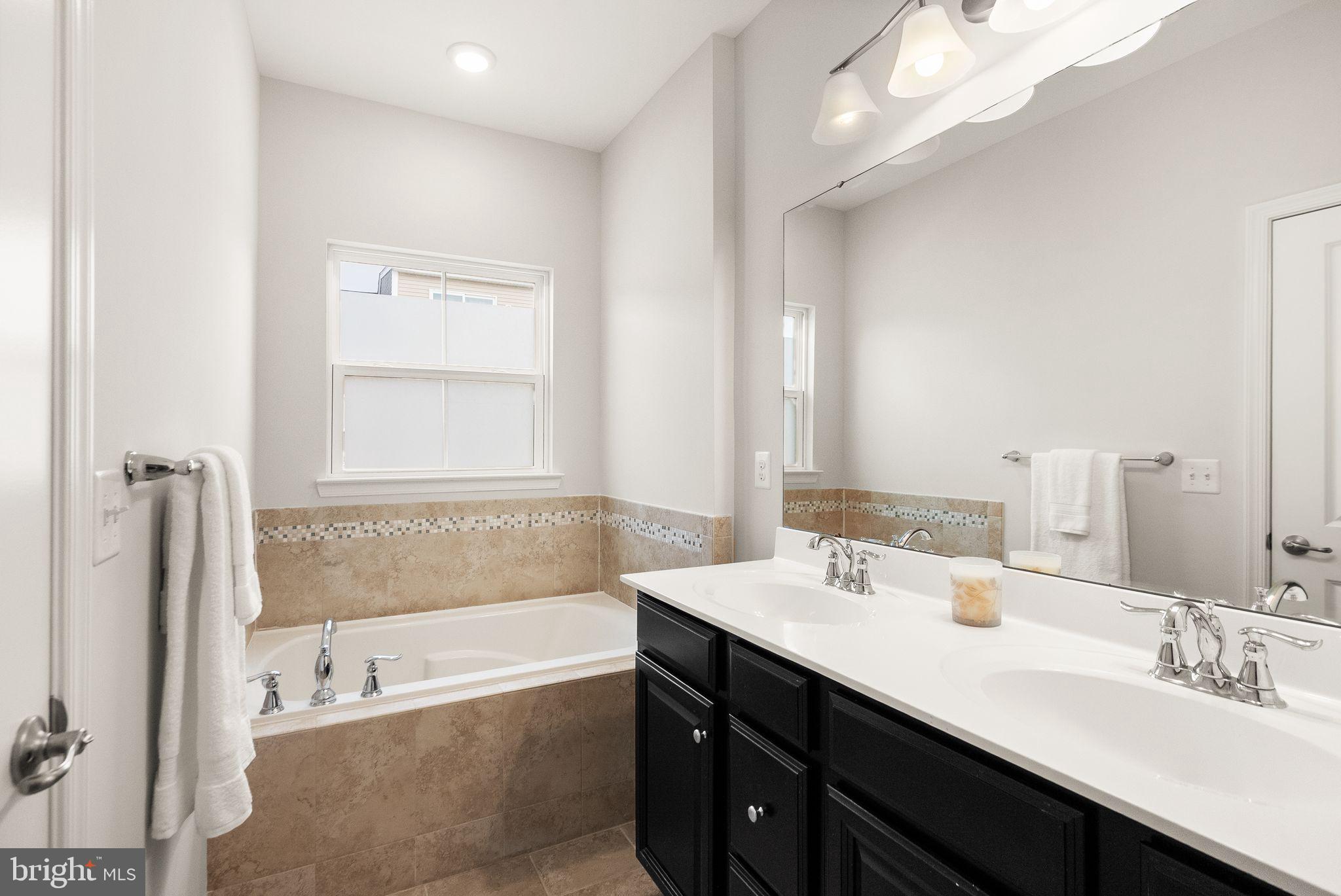 41688 MCMONAGLE SQUARE