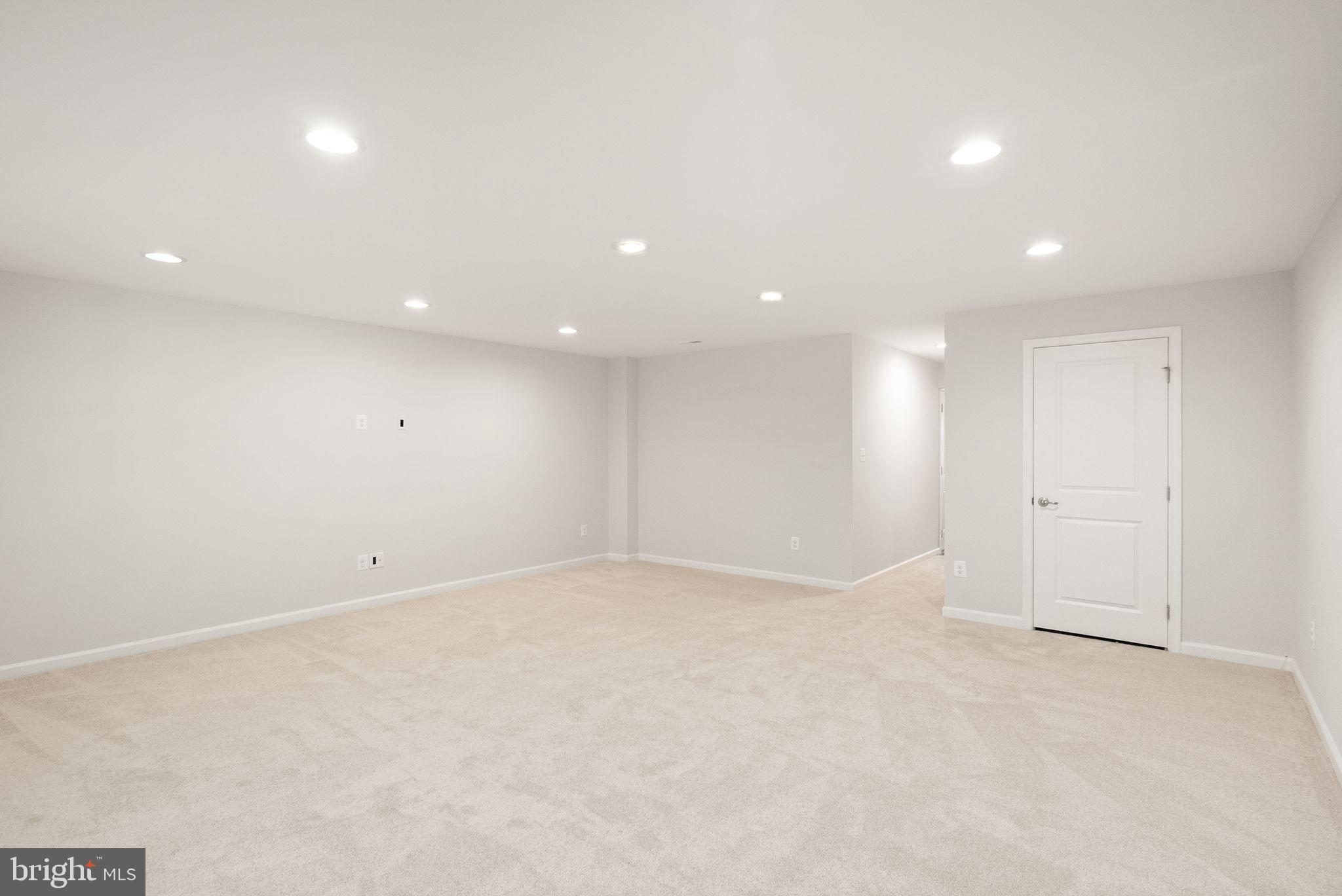 41688 MCMONAGLE SQUARE