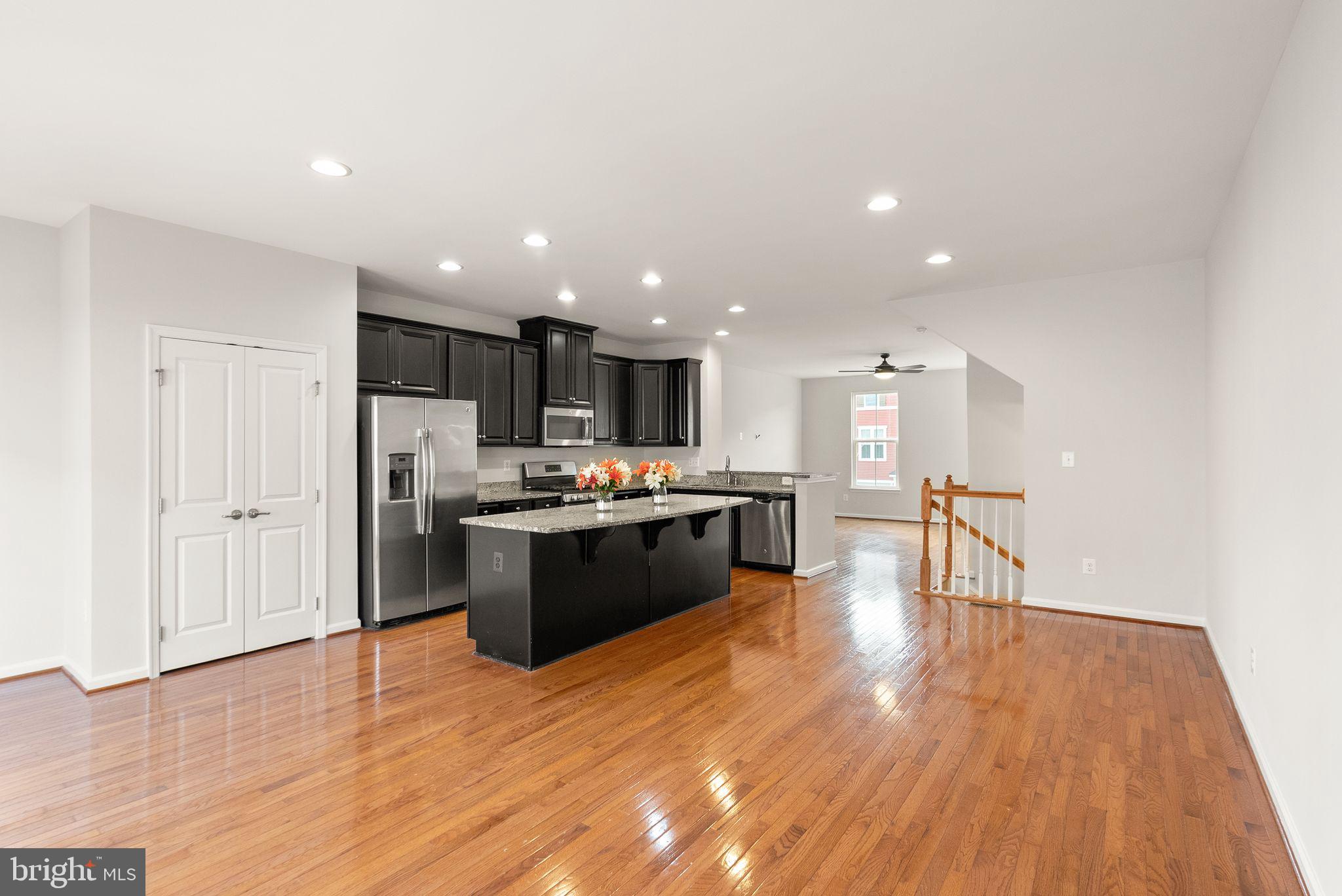 41688 MCMONAGLE SQUARE