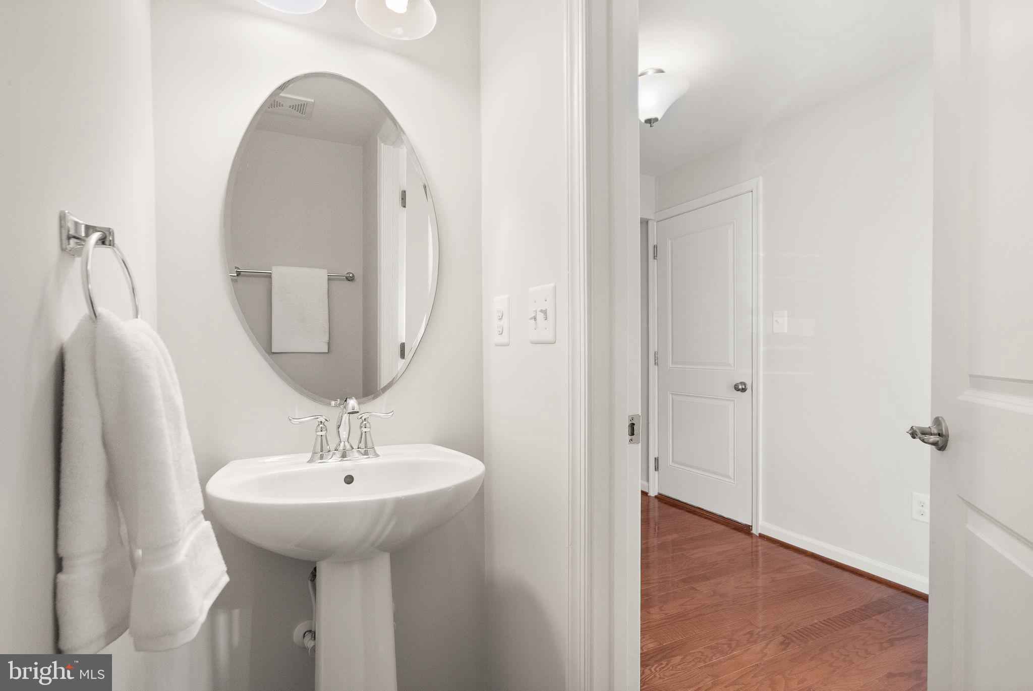 41688 MCMONAGLE SQUARE