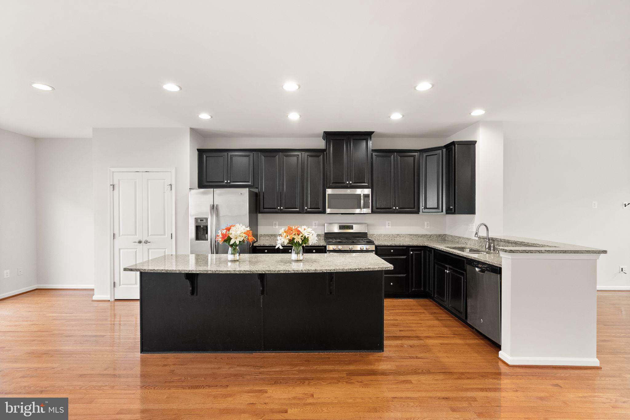 41688 MCMONAGLE SQUARE