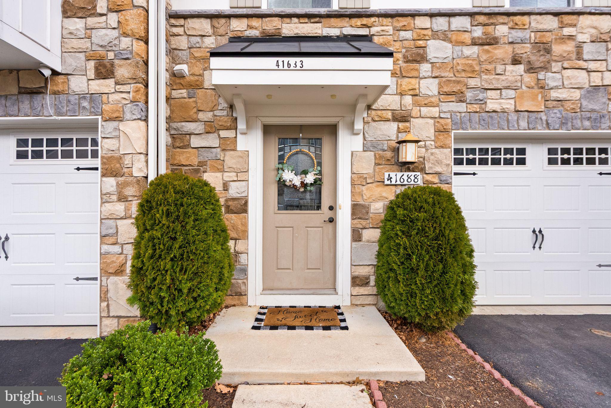 41688 MCMONAGLE SQUARE