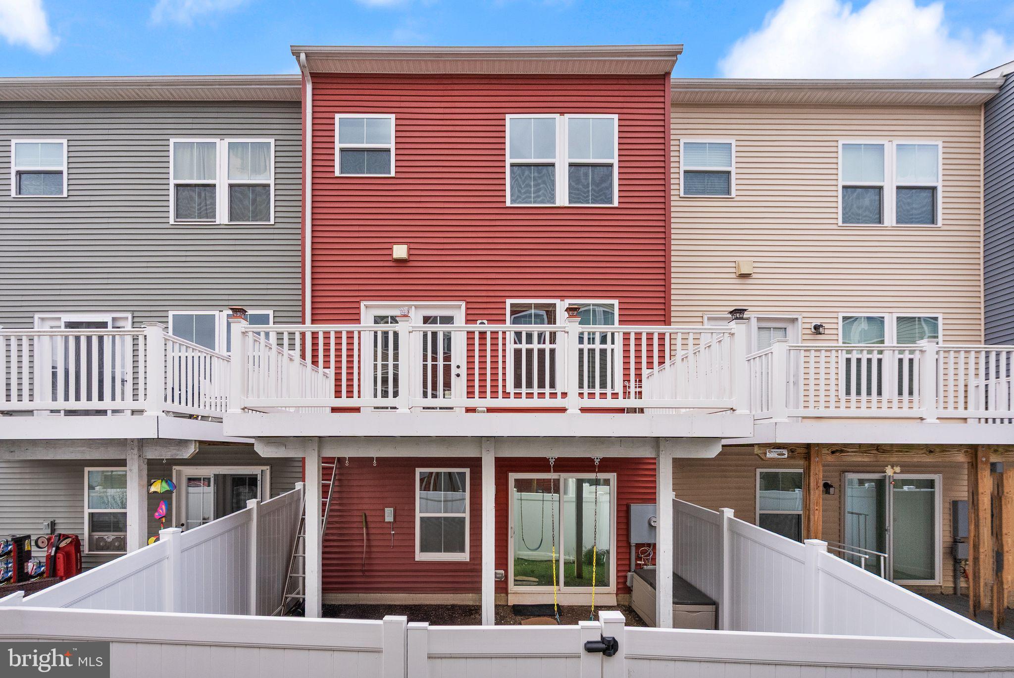 41688 MCMONAGLE SQUARE