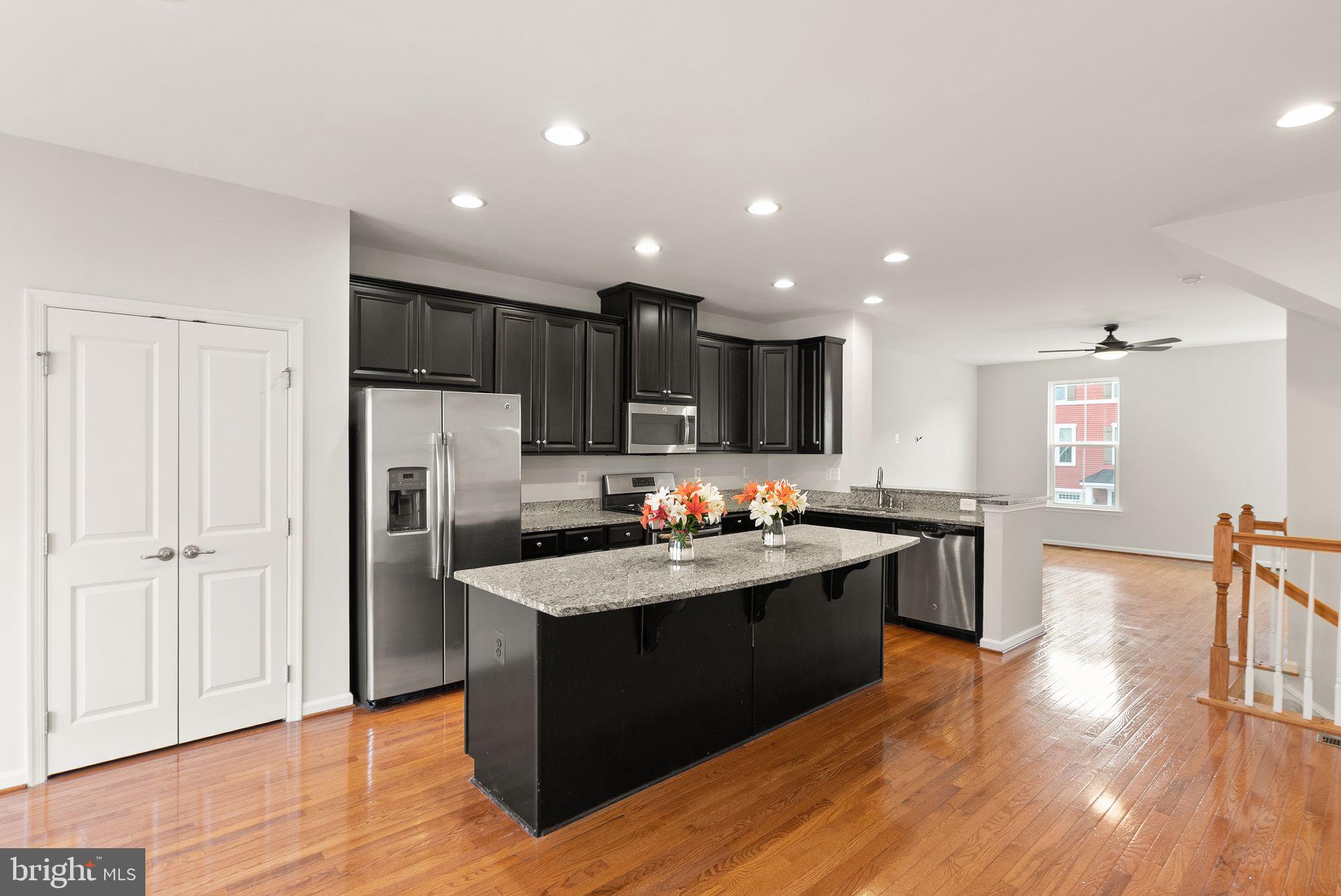 41688 MCMONAGLE SQUARE