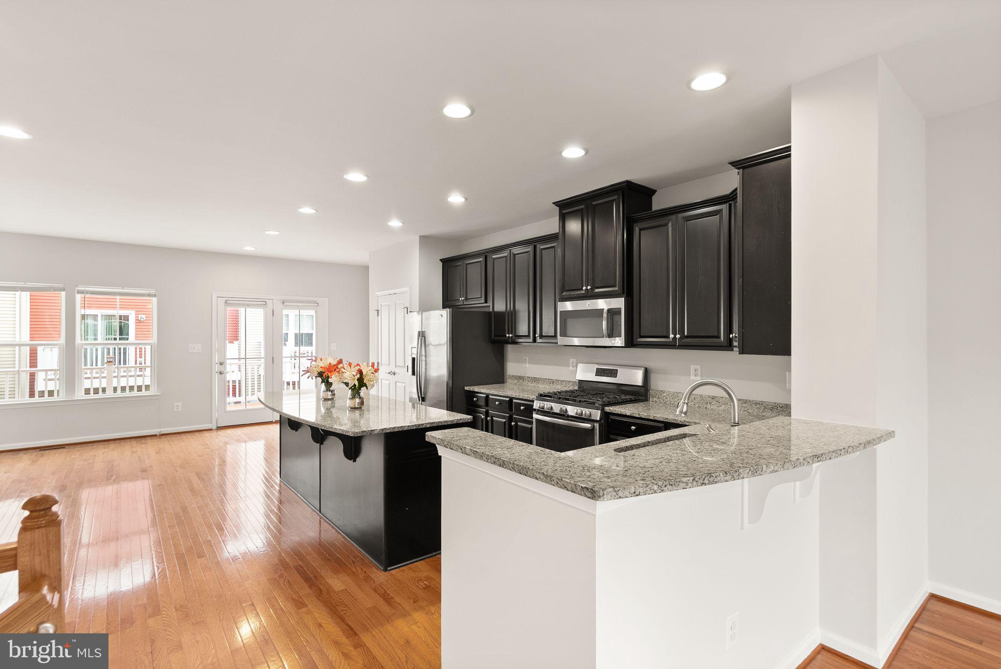 41688 MCMONAGLE SQUARE