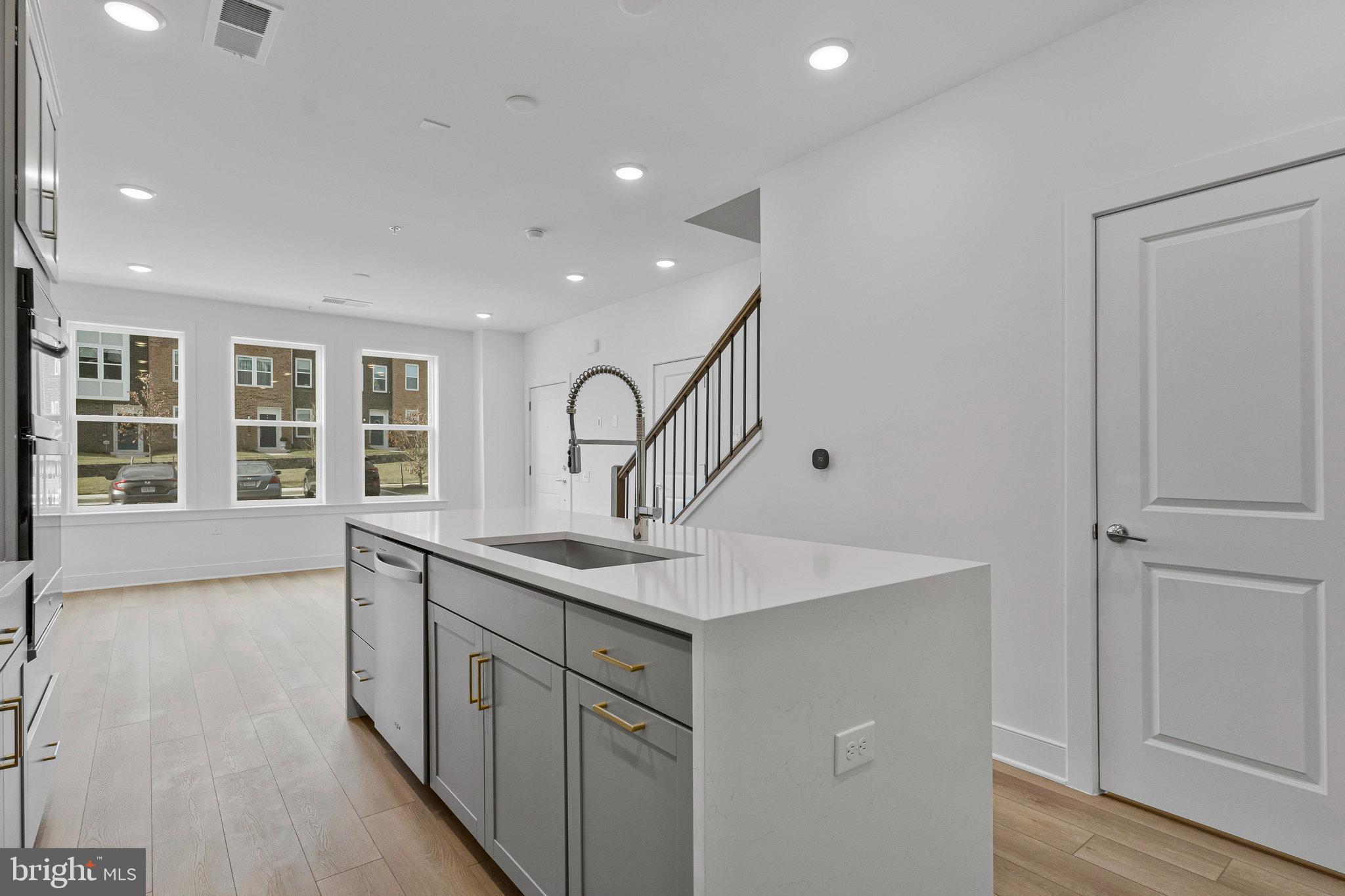 19826 LAVENDER DUST SQUARE