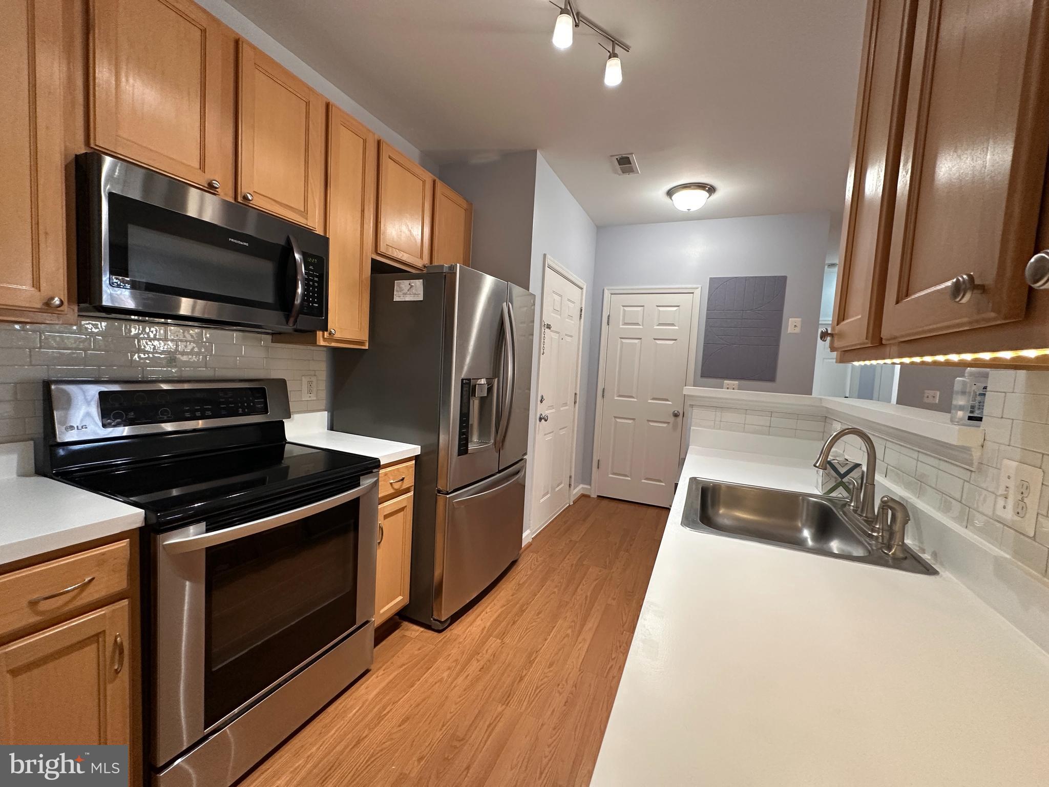 22607 BLUE ELDER 201