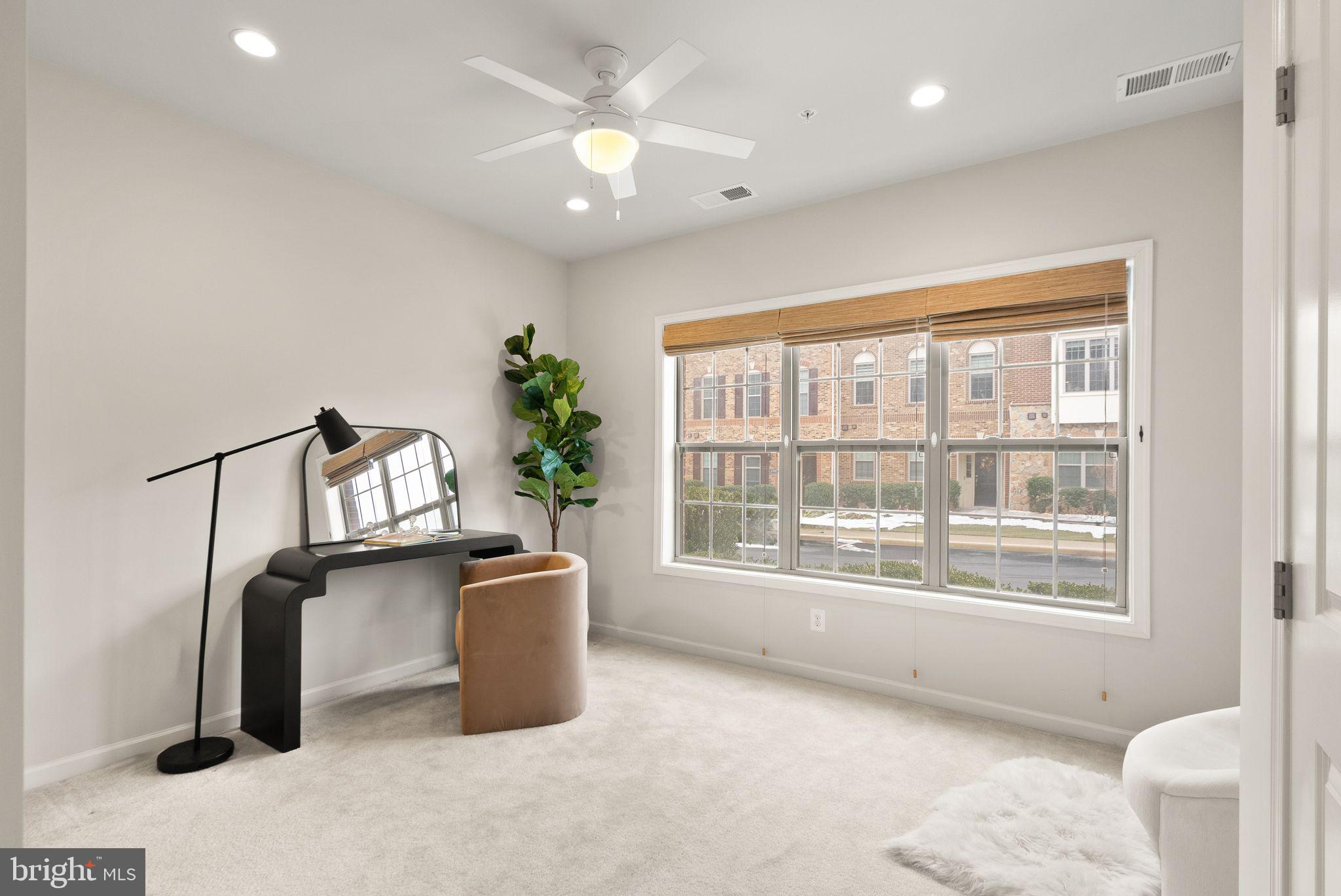 43192 HALKETT SQUARE