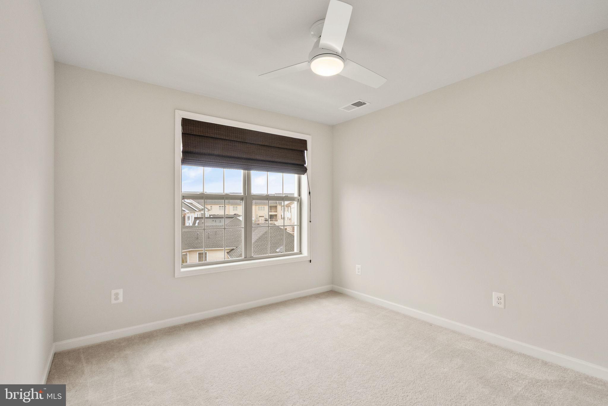 43192 HALKETT SQUARE