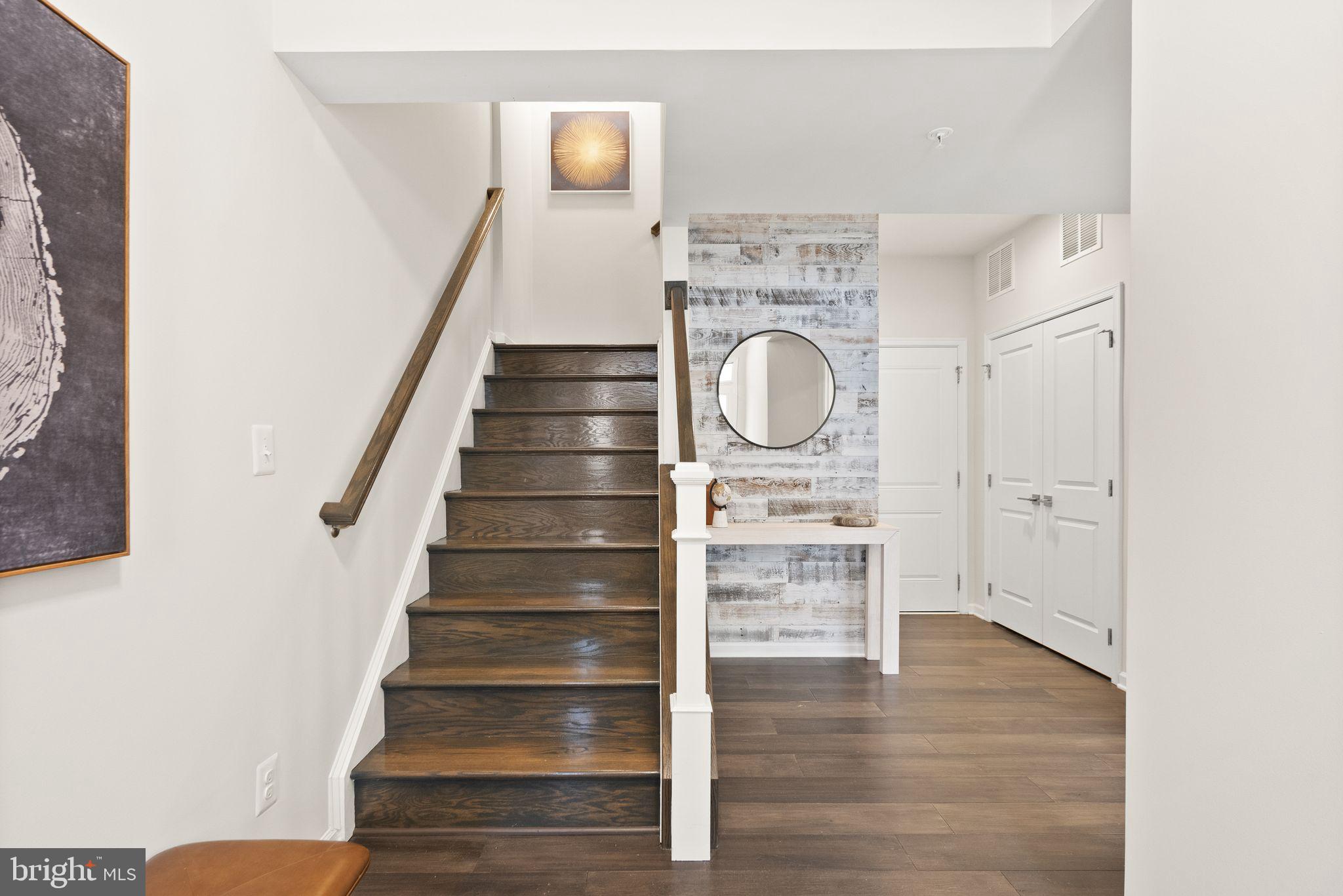 43192 HALKETT SQUARE