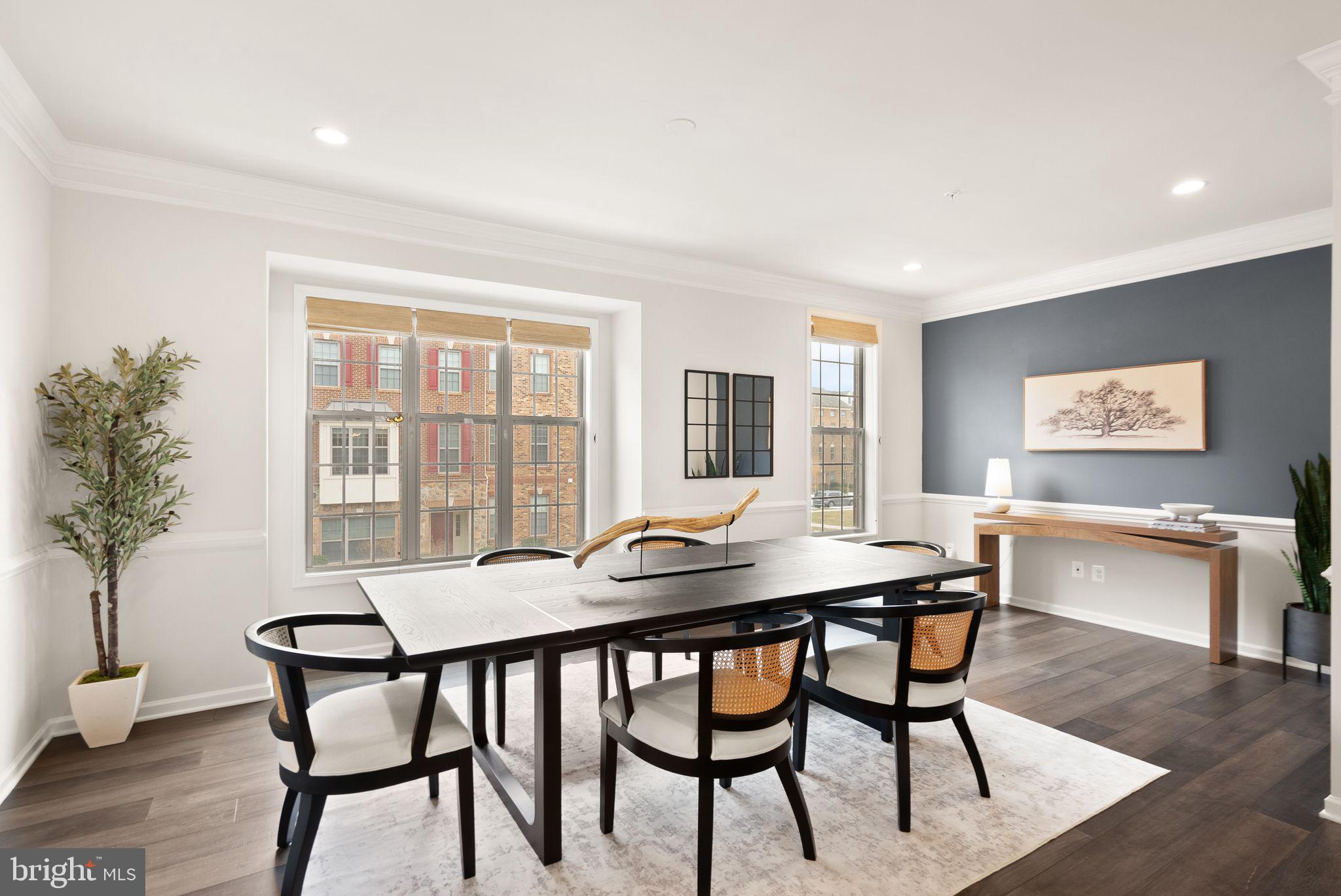 43192 HALKETT SQUARE