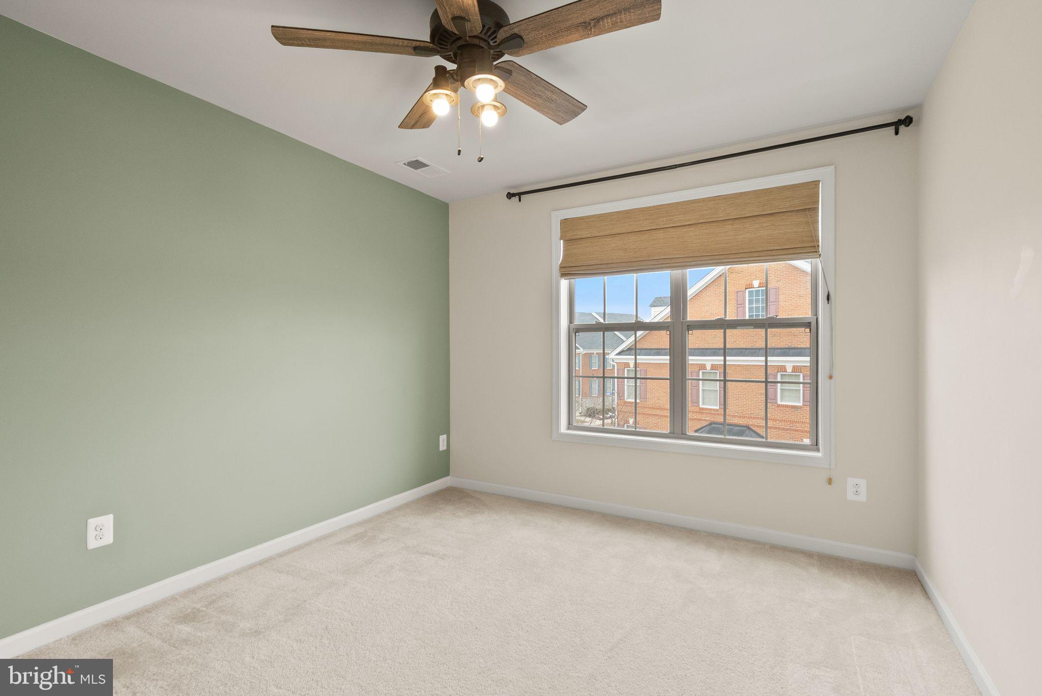 43192 HALKETT SQUARE