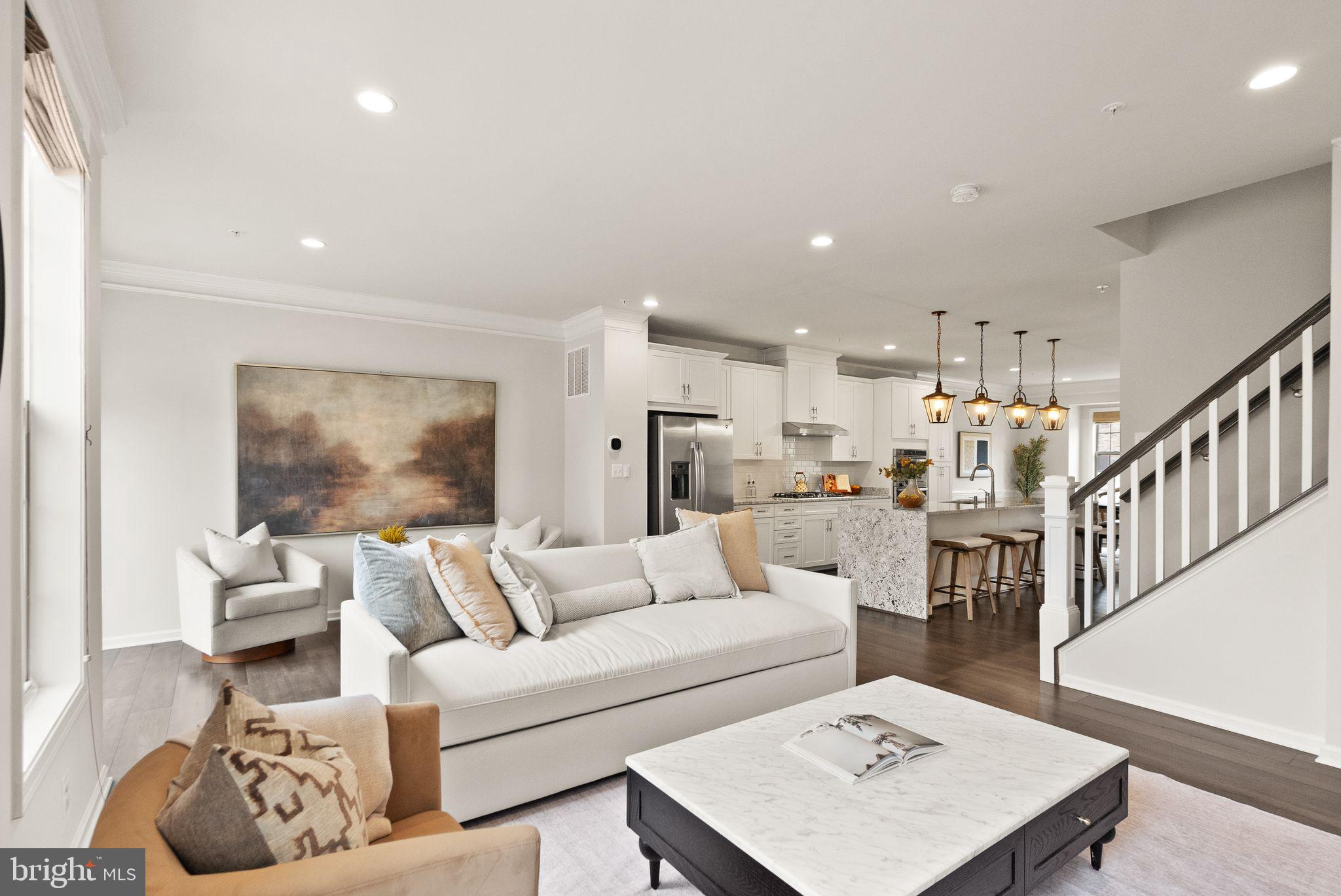 43192 HALKETT SQUARE