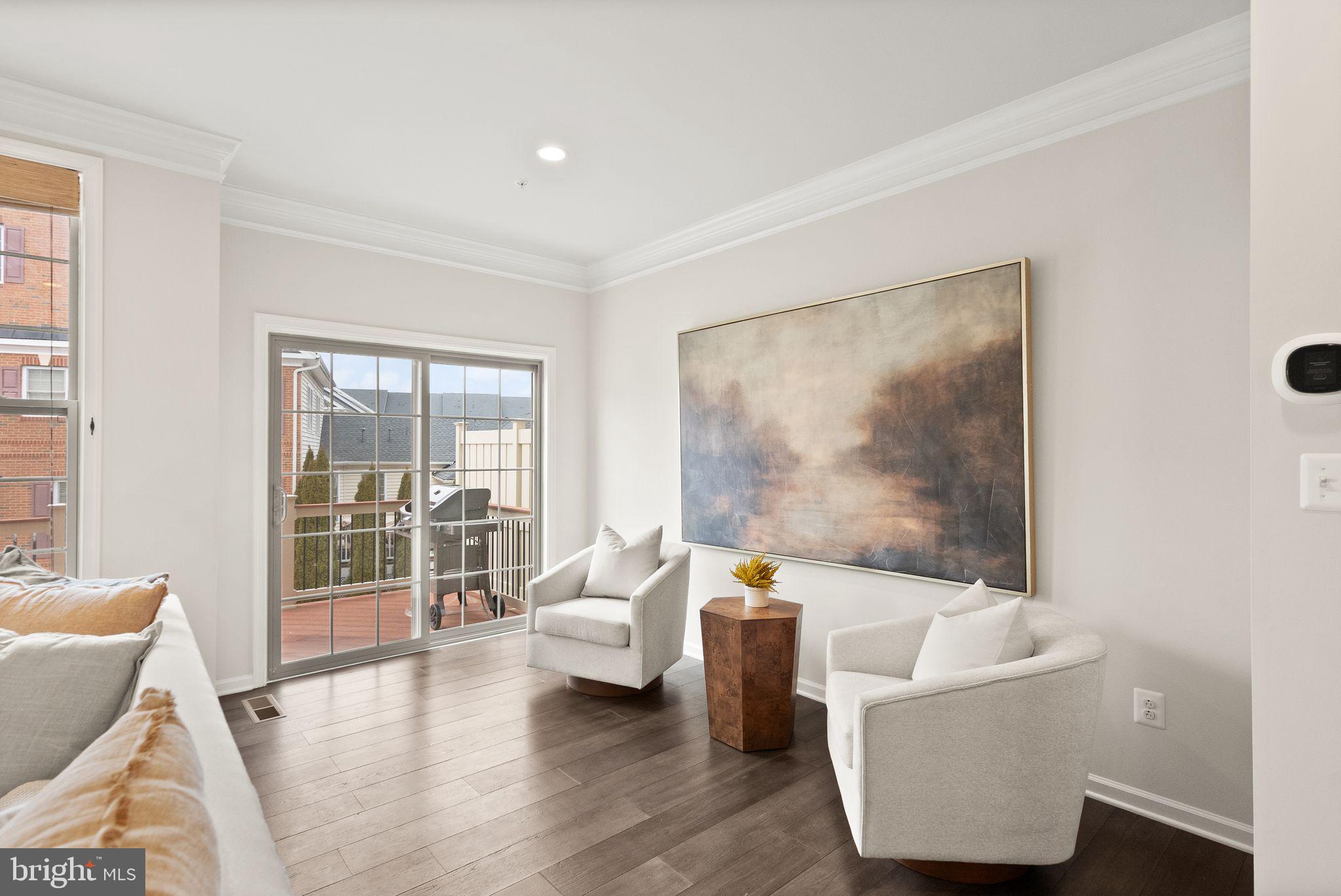 43192 HALKETT SQUARE