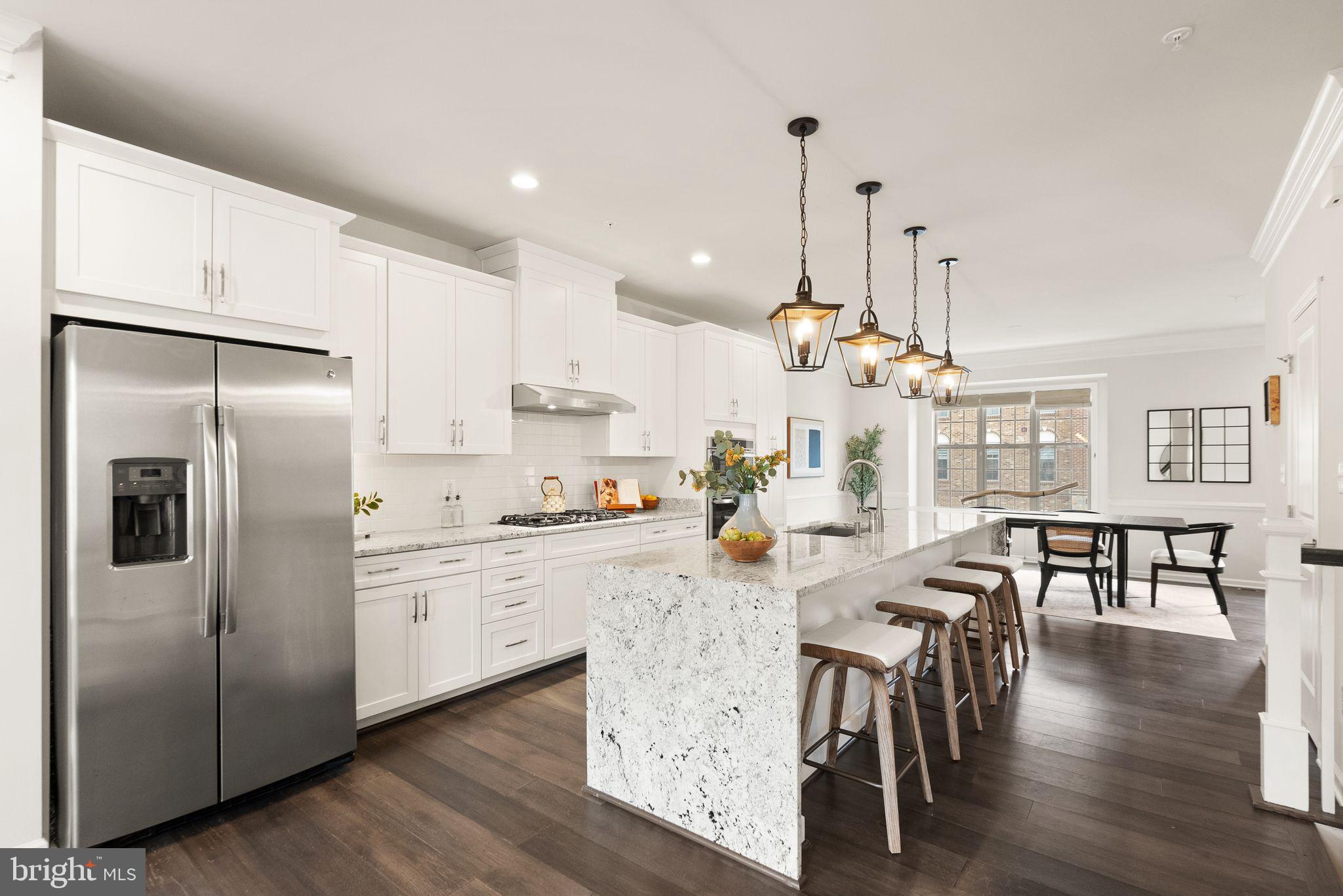 43192 HALKETT SQUARE